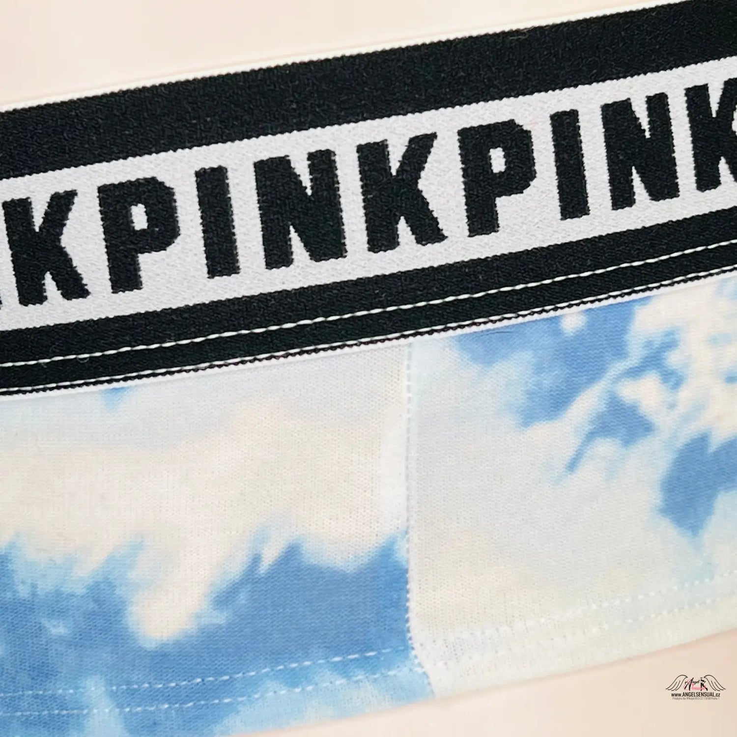 Černý elastický pásek s opakujícím se nápisem KPINKPINK, vzory, apparel & accessories, lingerie