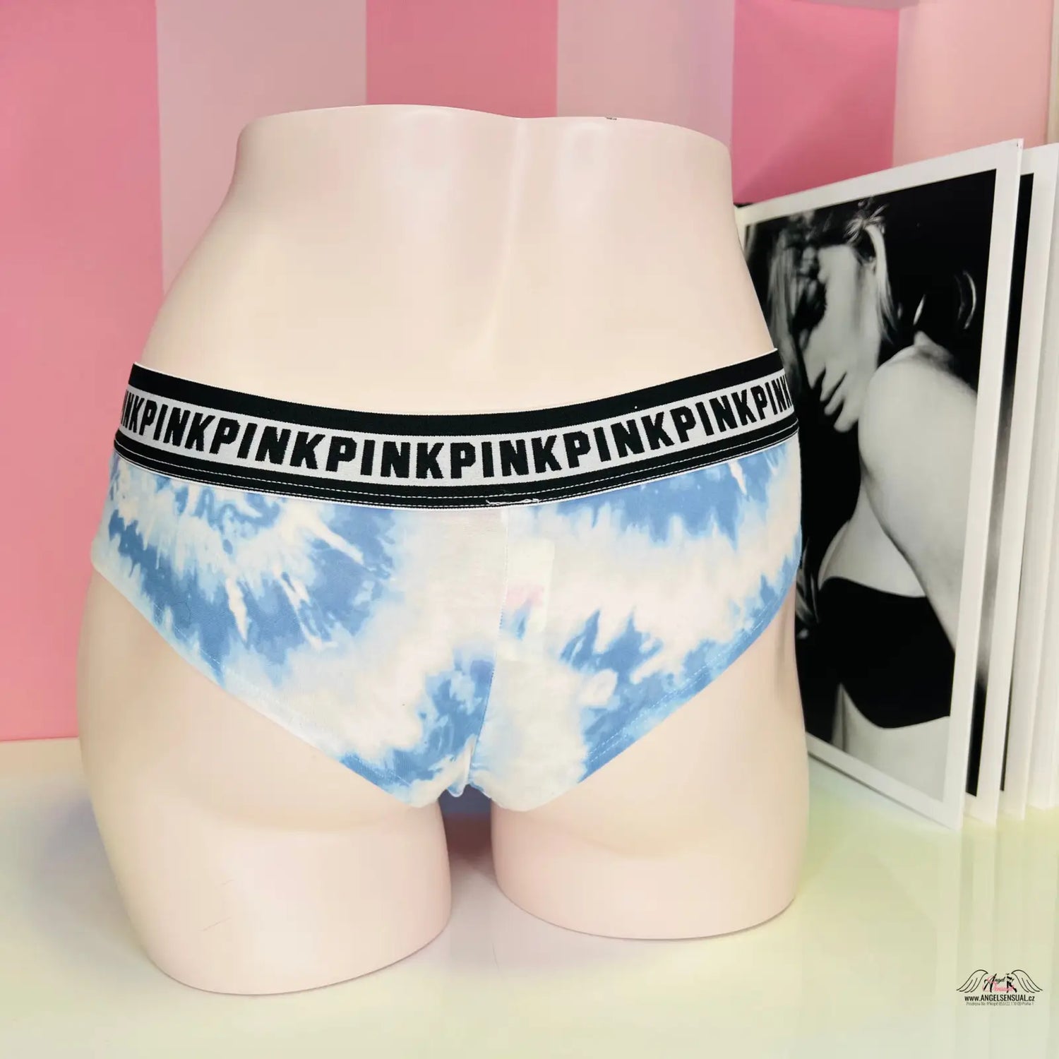 Modré vzorované kalhotky PINK s páskem v kategorii oblečení a doplňky
