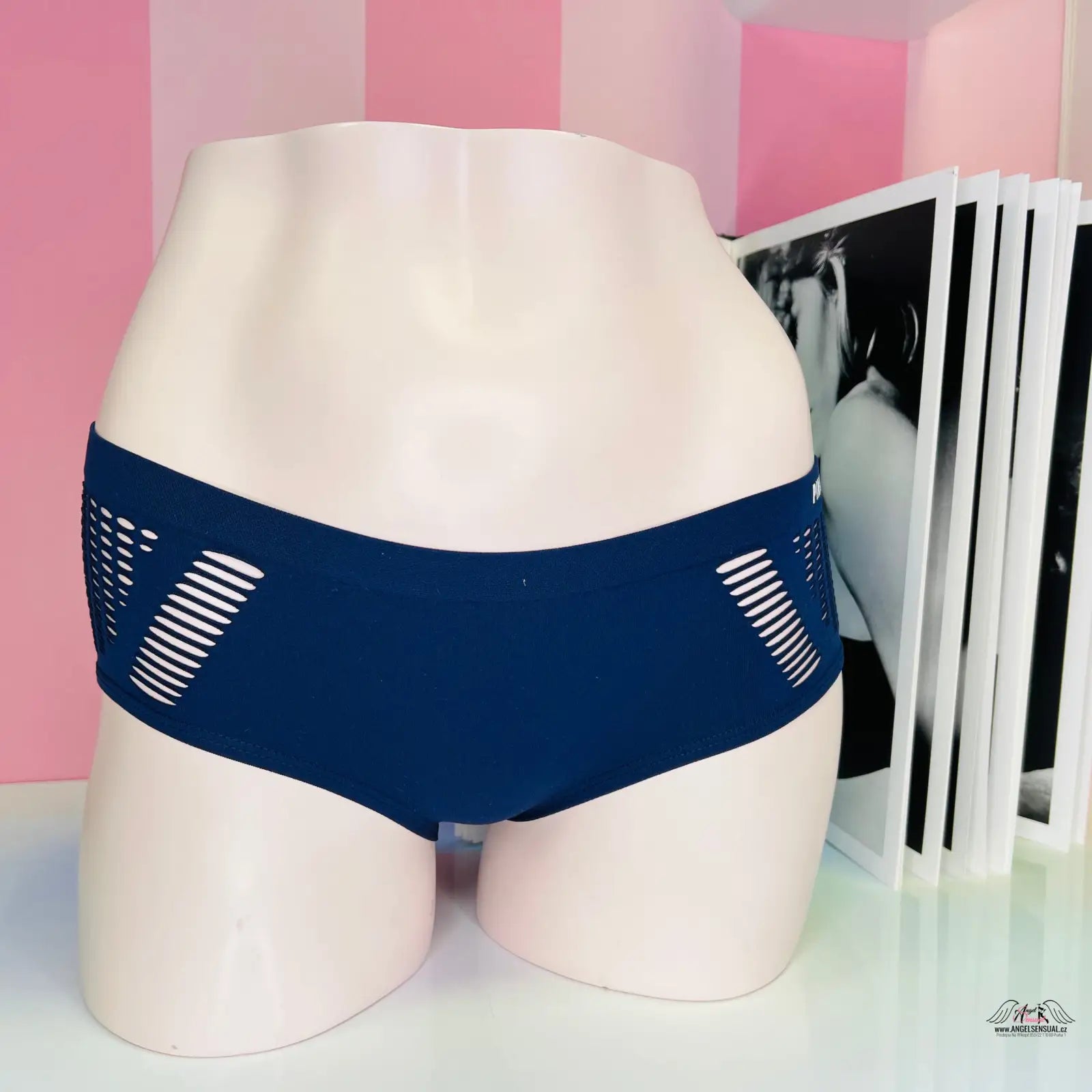 Navy blue hipster kalhotky s bočními rozparky od Agent Provocateur