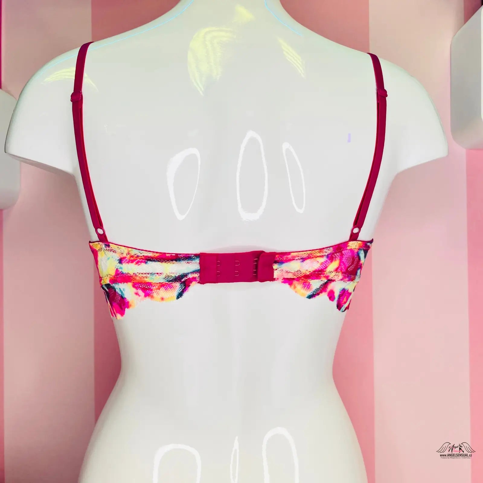 Bílý krajkový bralette s květinovým potiskem v produktu Pink Braletka Pestrobarevná s Krajkou