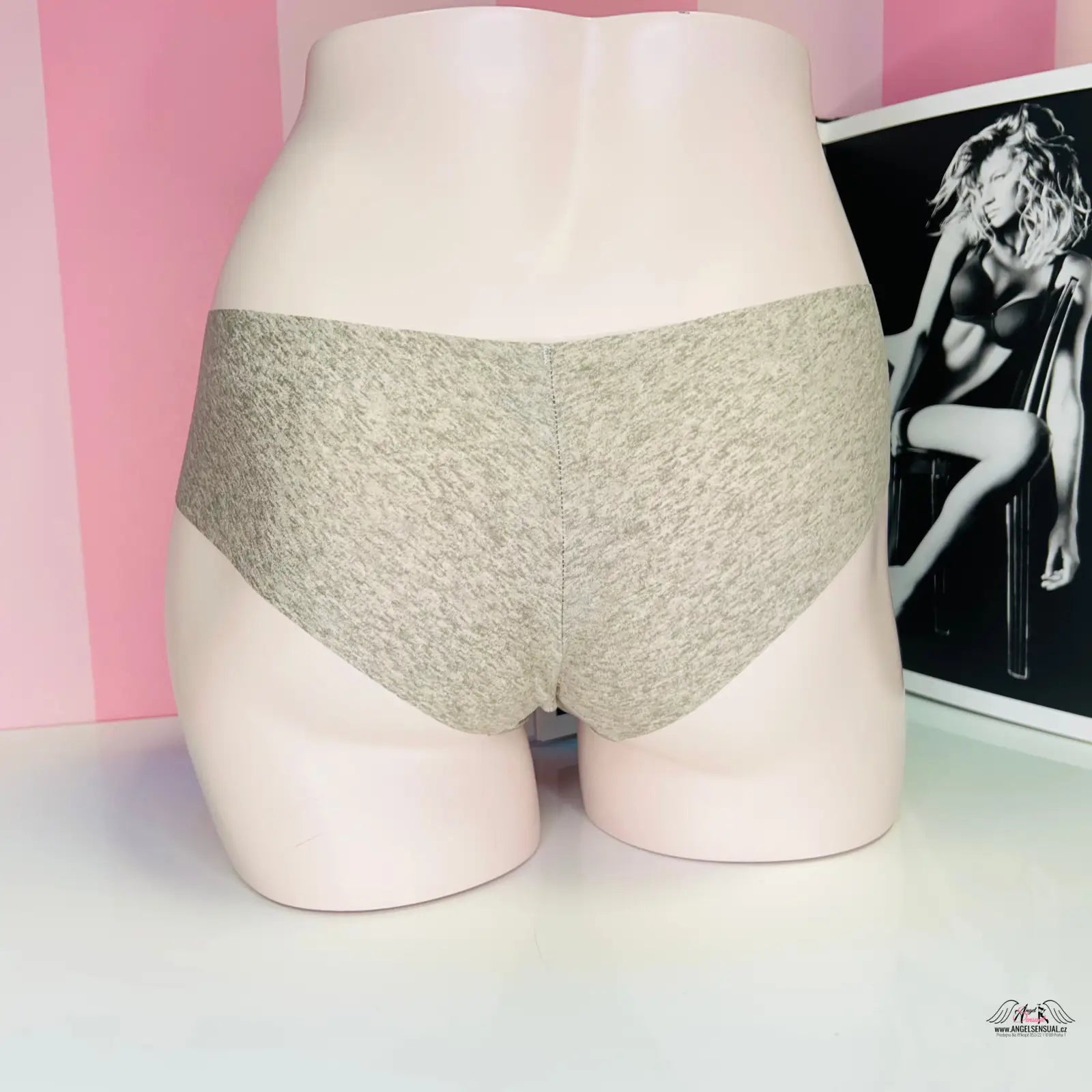 Bezešvé kalhotky PINK Cheekster vícebarevné na růžovém pozadí