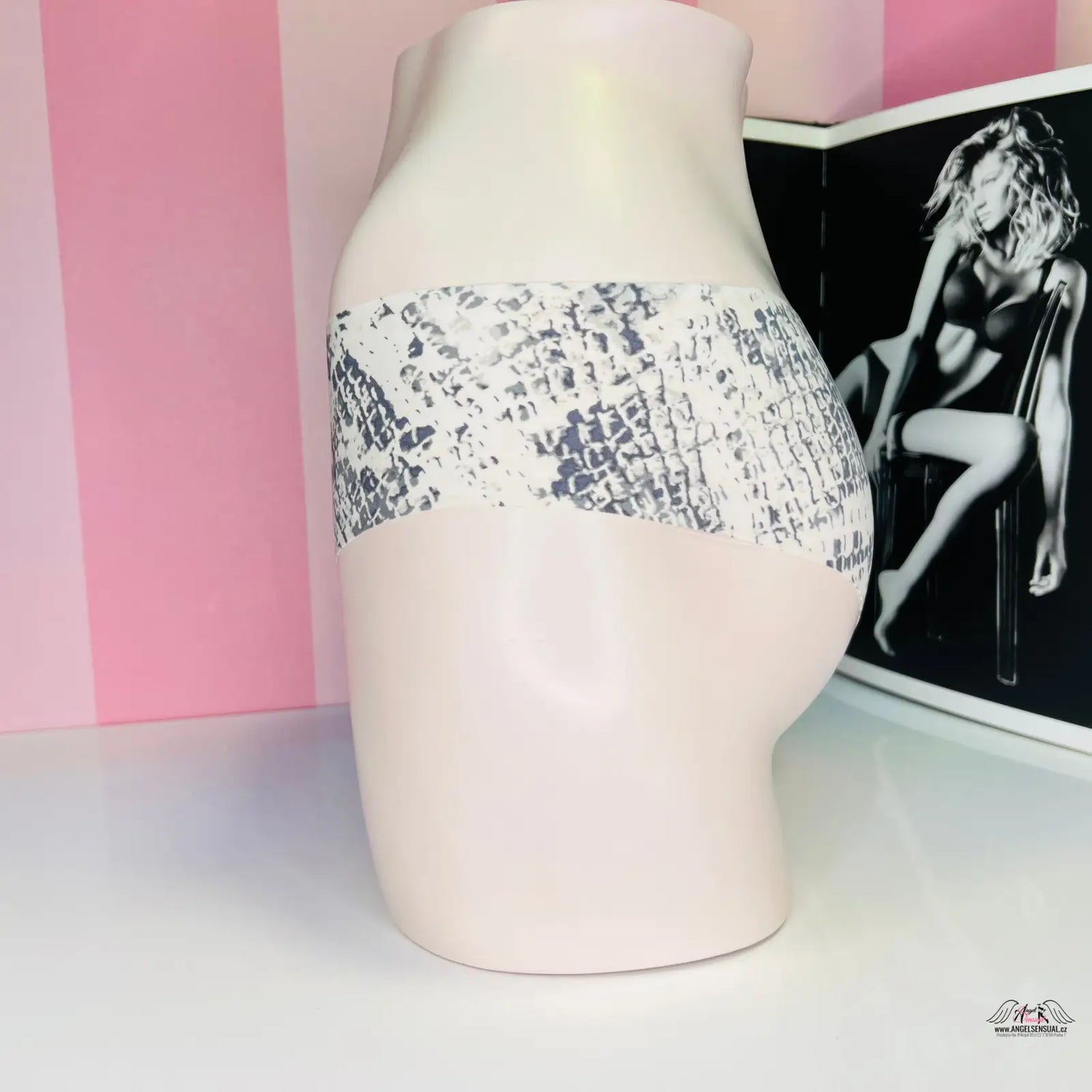 Manžeta s černobílým potiskem na vícebarevné bezešvé kalhotky PINK Cheekster