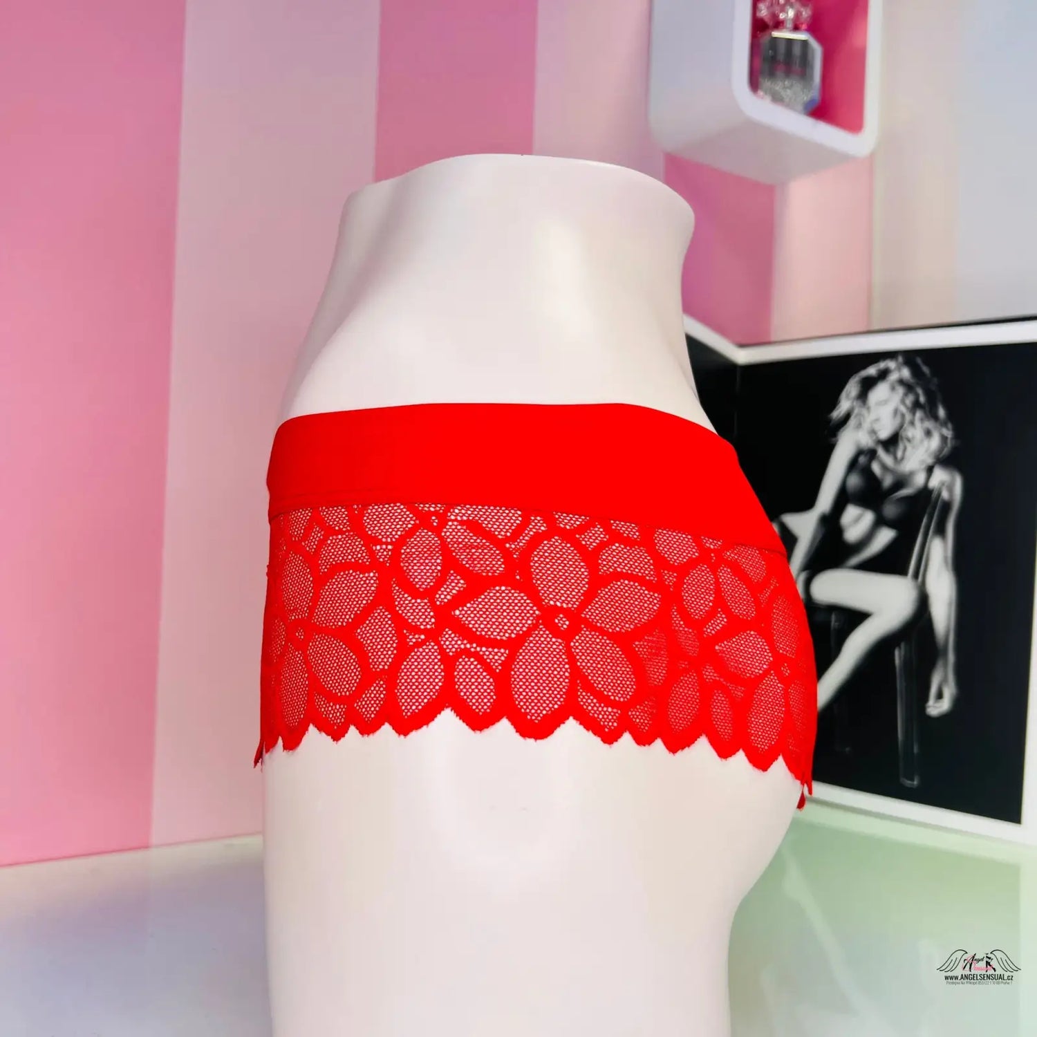 Červené krajkové kalhotky cheekster PINK Kalhotky Cheekster s Krajkou