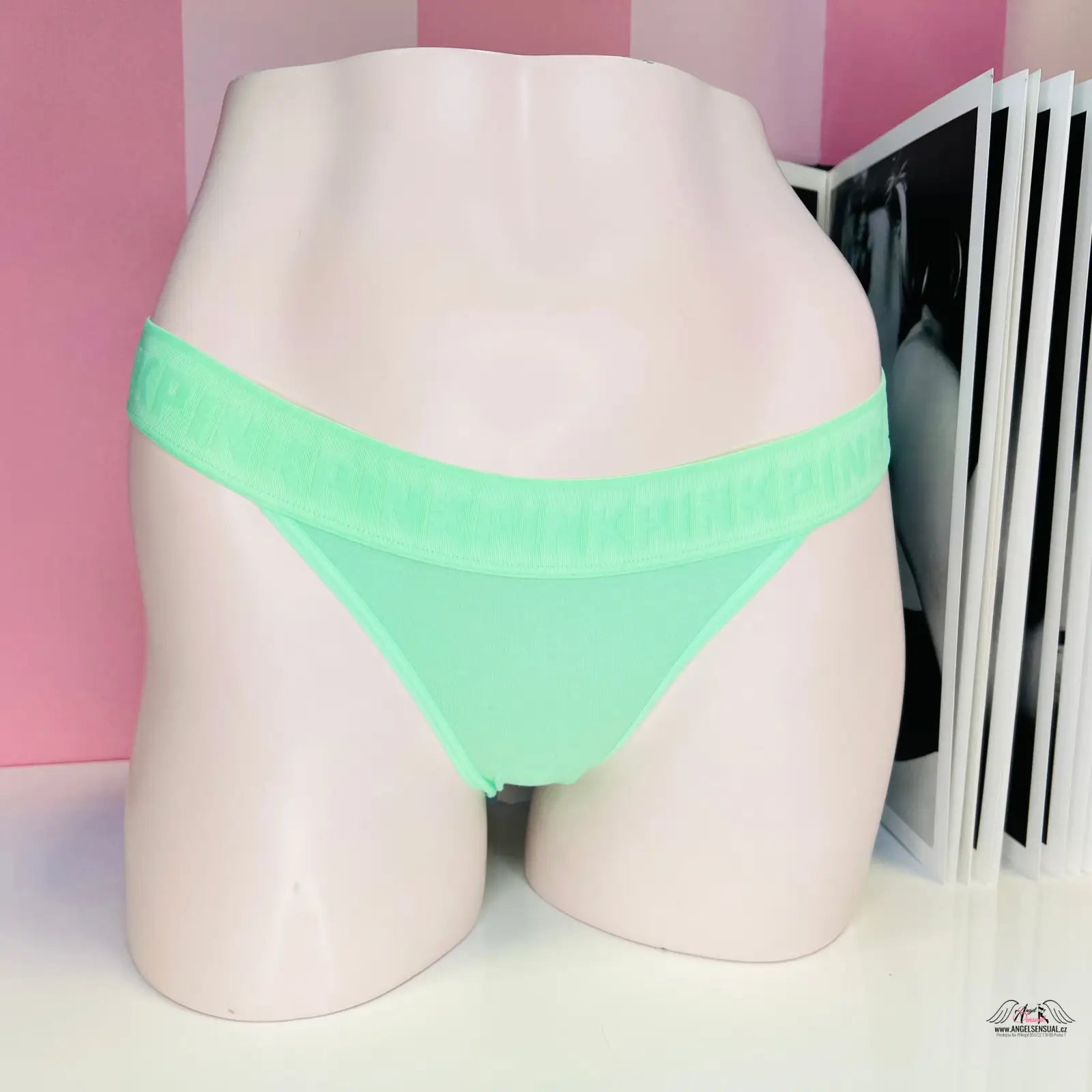 Mint zelené kalhotky s vyšší gumou, lingerie z kolekce PINK Kalhotky s Nápisem