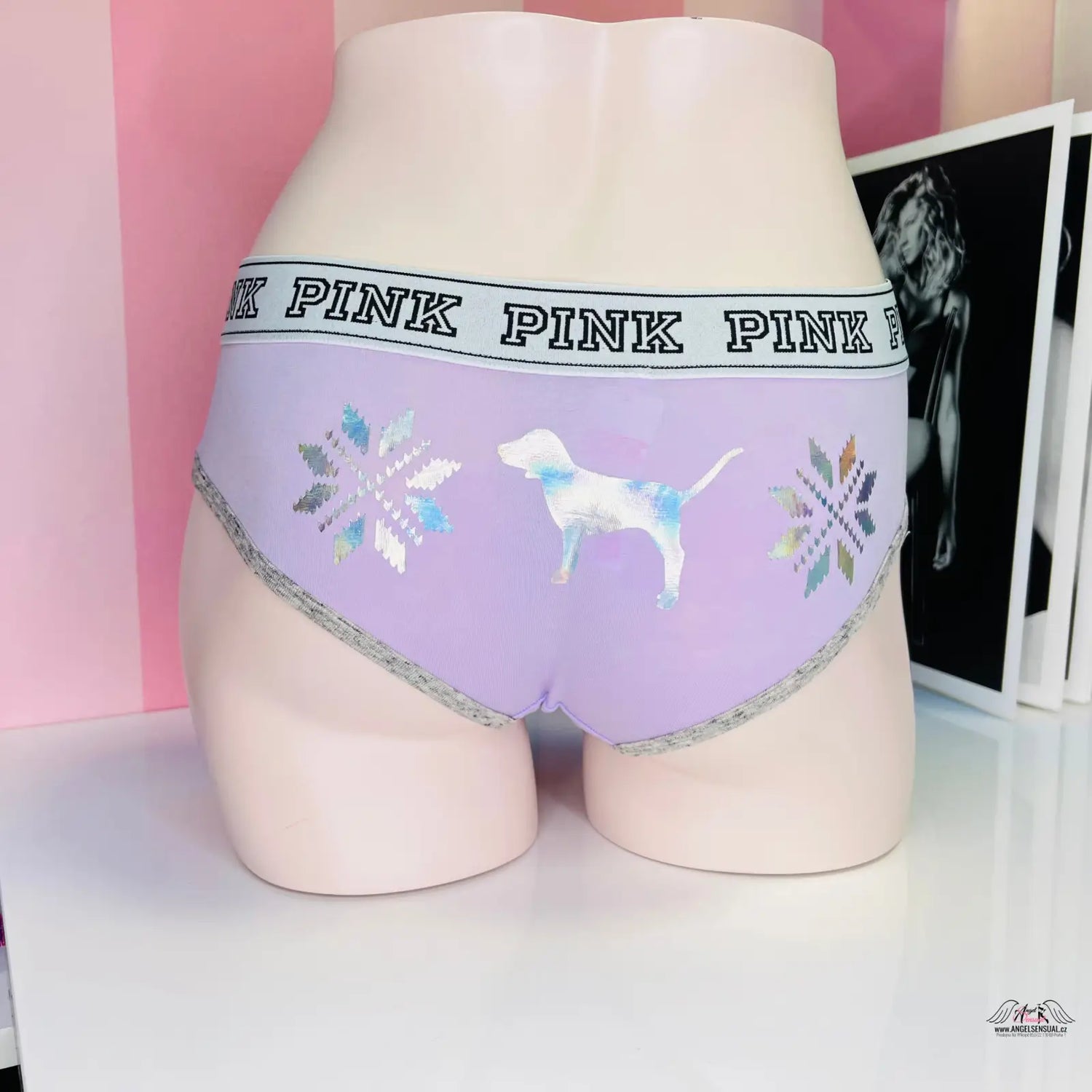 Purple kalhotky pink s holografickými designy, širokou gumou a zlatými vločkami