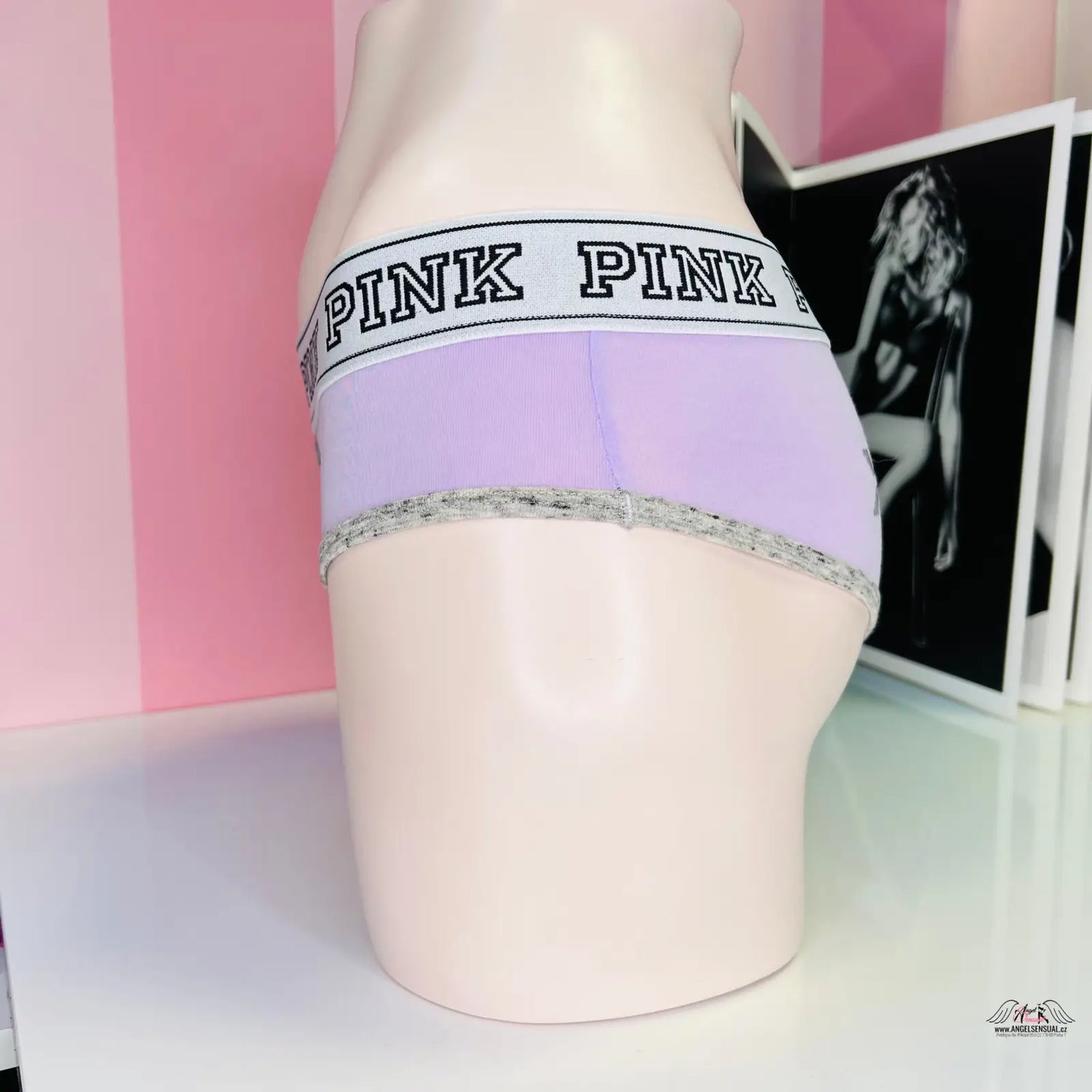 Lavendové kalhotky pink s širokou gumou a potiskem na zadní straně