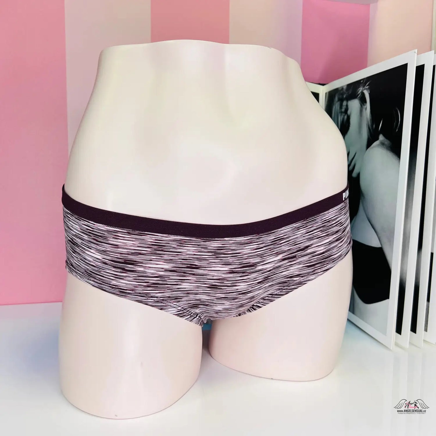 Manekýn spodní část těla v PINK Kalhotky Žíhané s měkkou gumou, stylové spodní prádlo