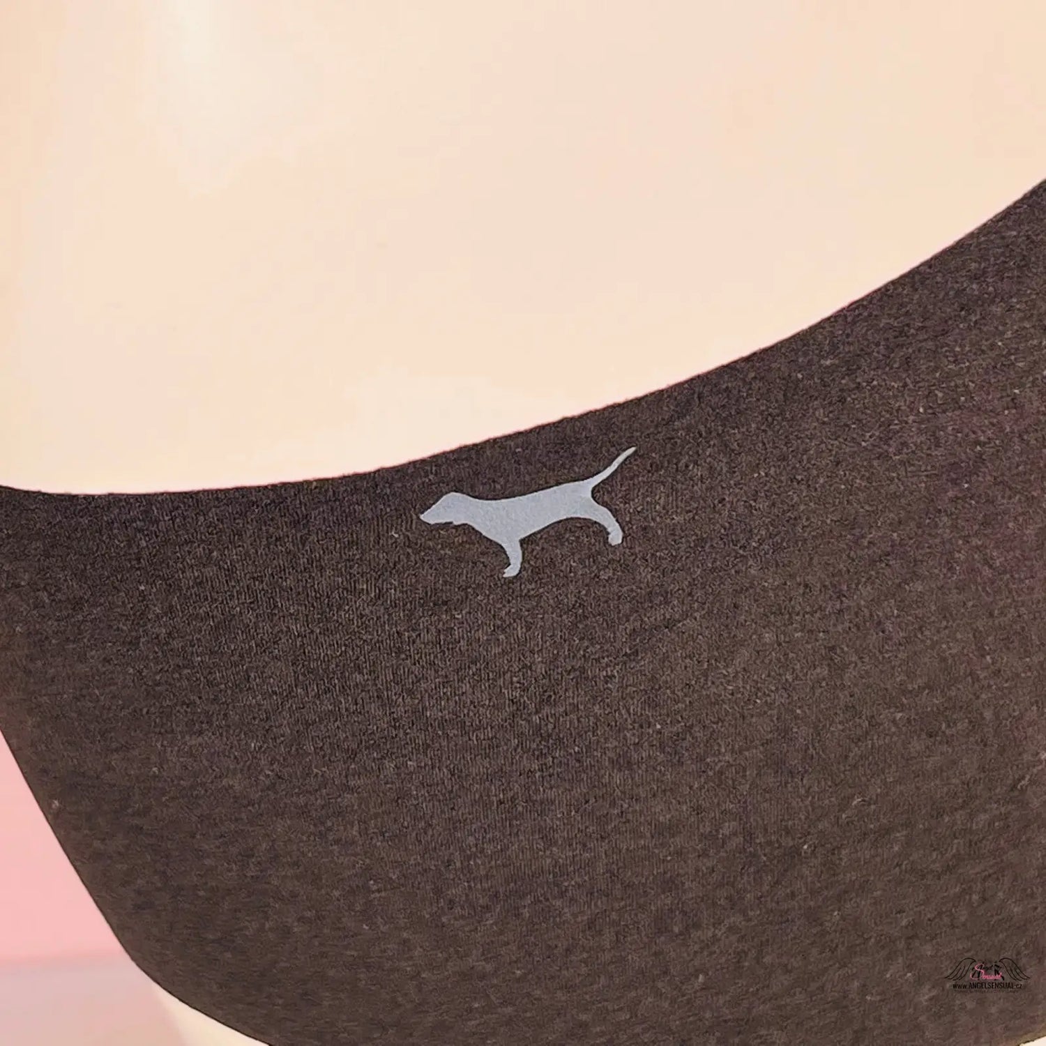 Stylizovaná černá barva logem Pink Široké kalhotky s malým stříbrným pejskem na zádech