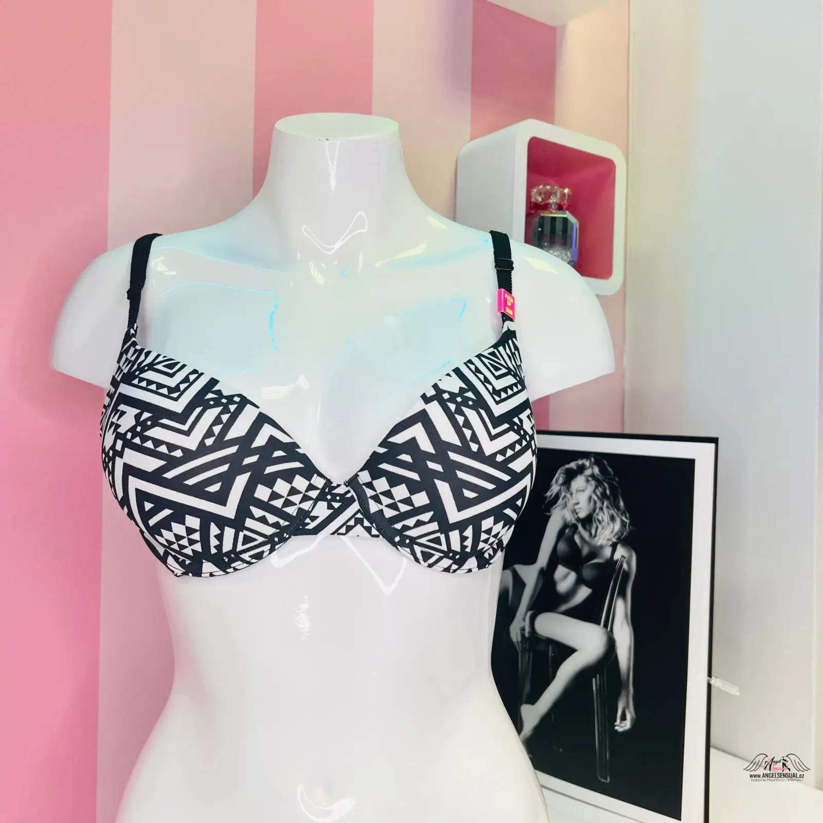 Stylová vzorovaná push podprsenka PINK s nastavitelnými ramínky a maximálním pohodlím