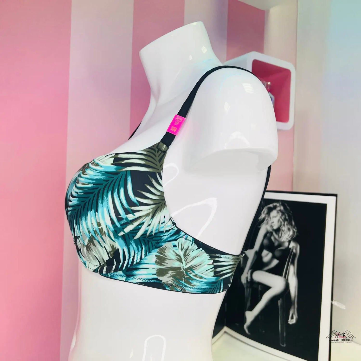 Stylová vzorovaná push podprsenka PINK s nastavitelnými ramínky a maximálním pohodlím