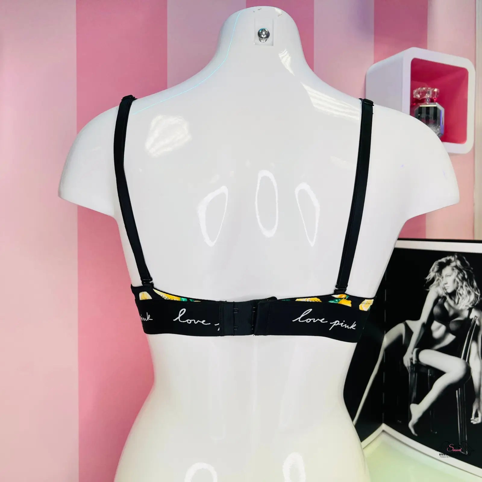 Bílá manekýnská torza s černou push-up podprsenkou s textem embroidery, PINK Podprsenka Citronový Motiv