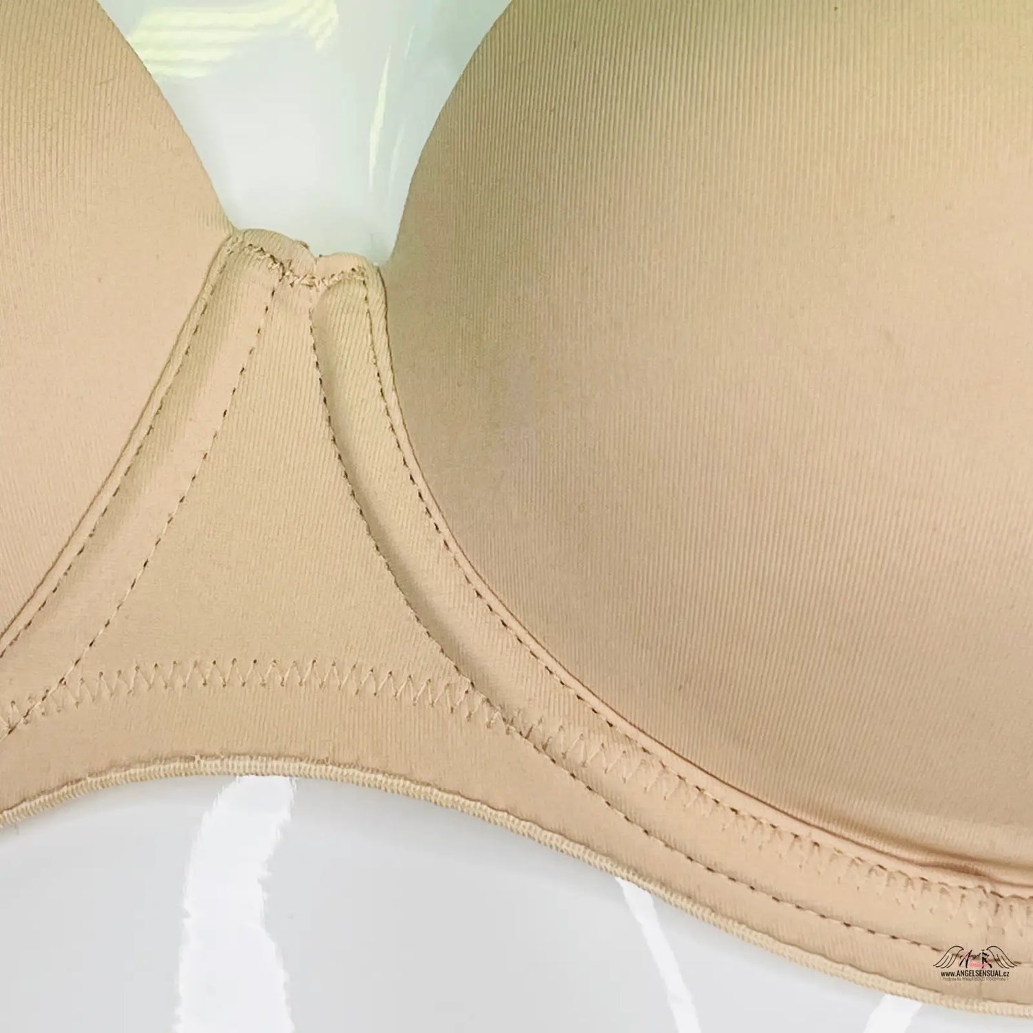 Beige bra strap s viditelným stehem na pohodlné tělové podprsence PINK Matná Tělová