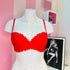 Red lace bra on mannequin, svůdná krajková podprsenka s úžasným push-up efektem