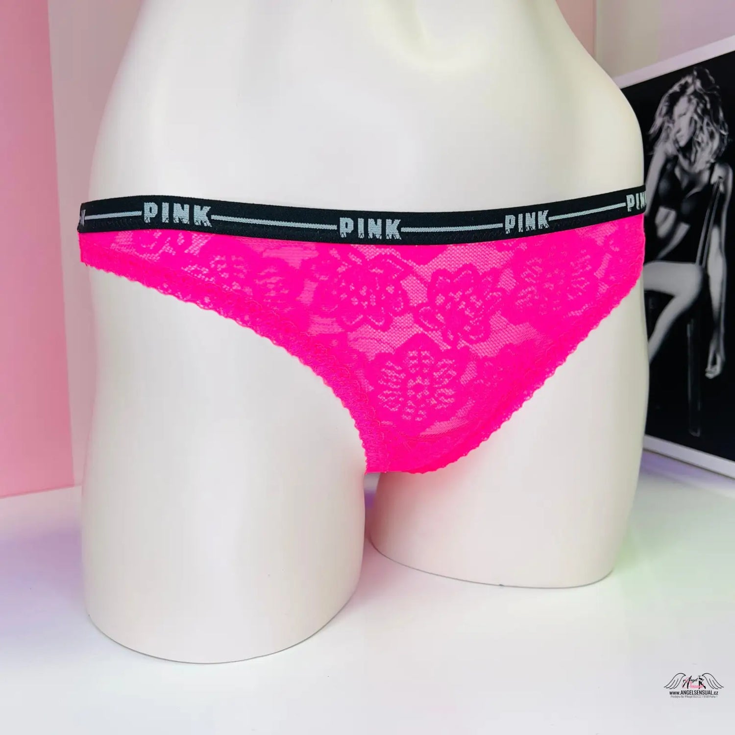 Květinová krajková tanga s elastickým pasem v růžové barvě, PINK Tanga Květinová Krajka