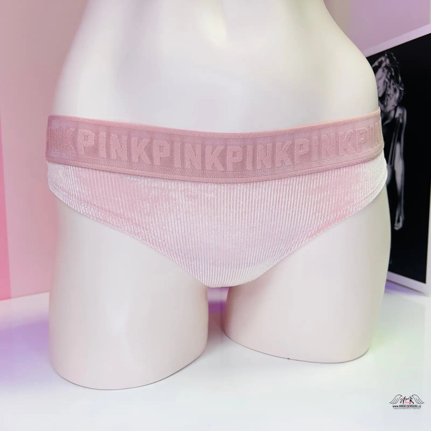 Pevnou gumou semišové tanga Pink Tanga Růžové apparel & accessories