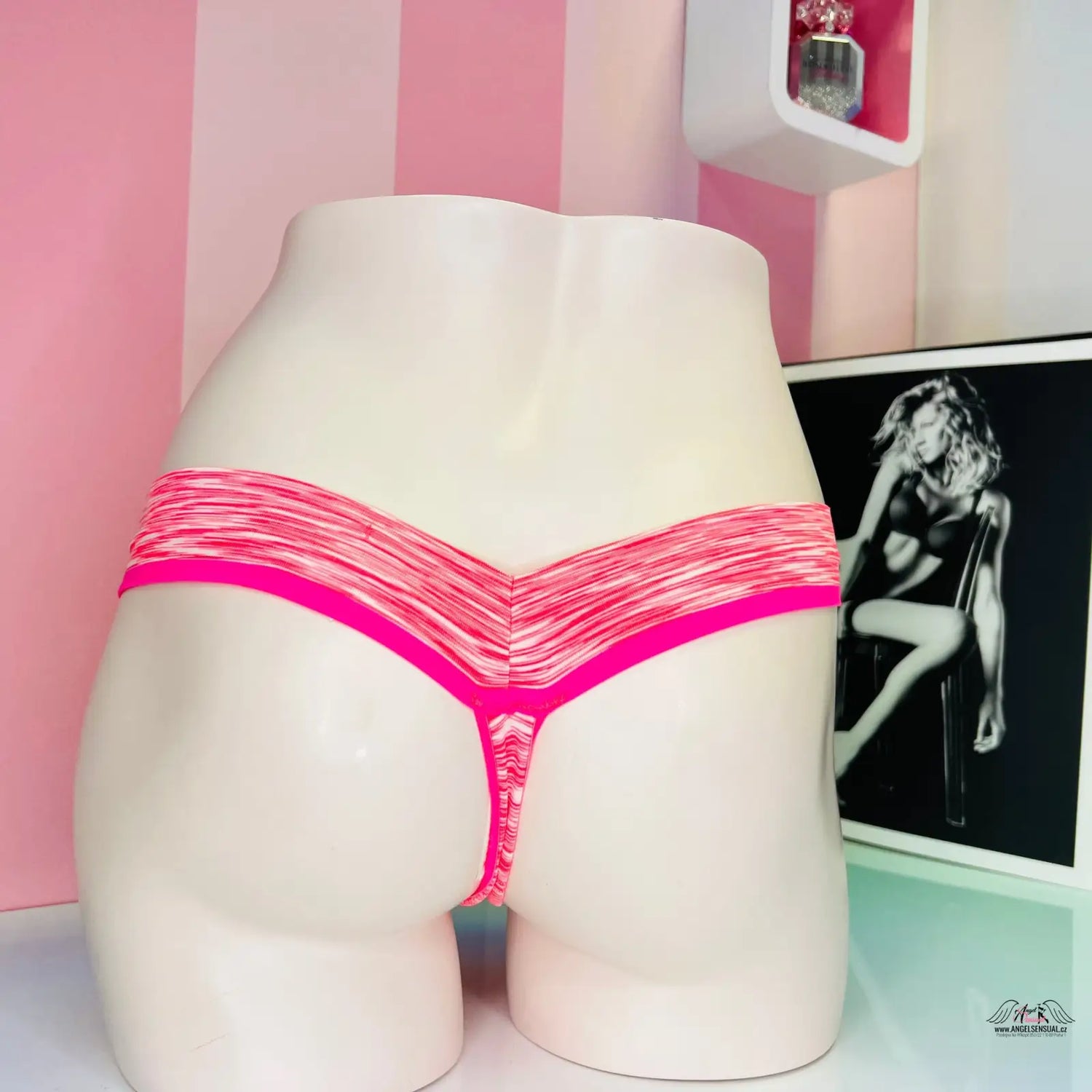 PINK Tanga Růžové svítivě růžové kalhotky s maximálním komfortem