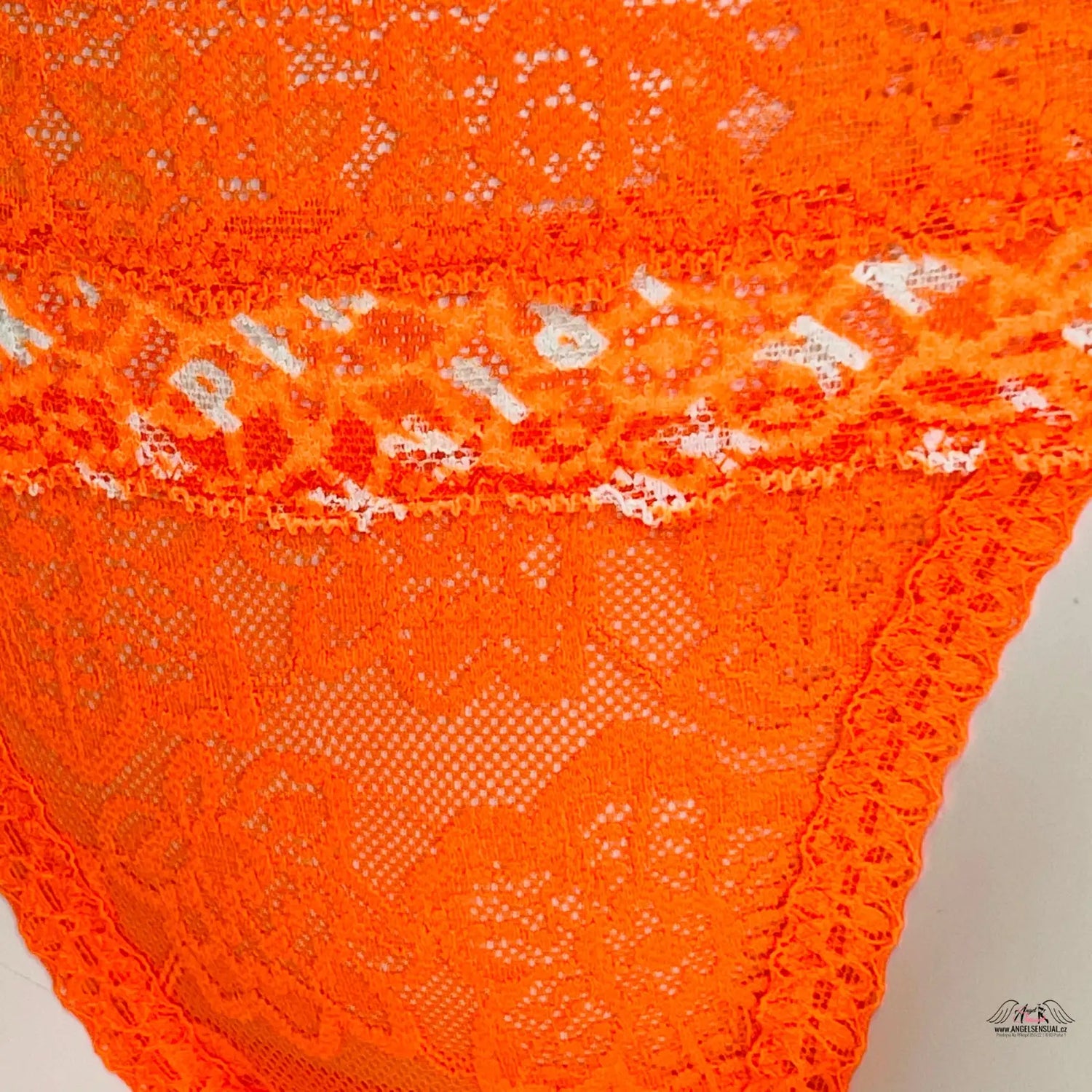 Svítivé krajkové tanga Pink Tanga s krajkou a velice elastického materiálu