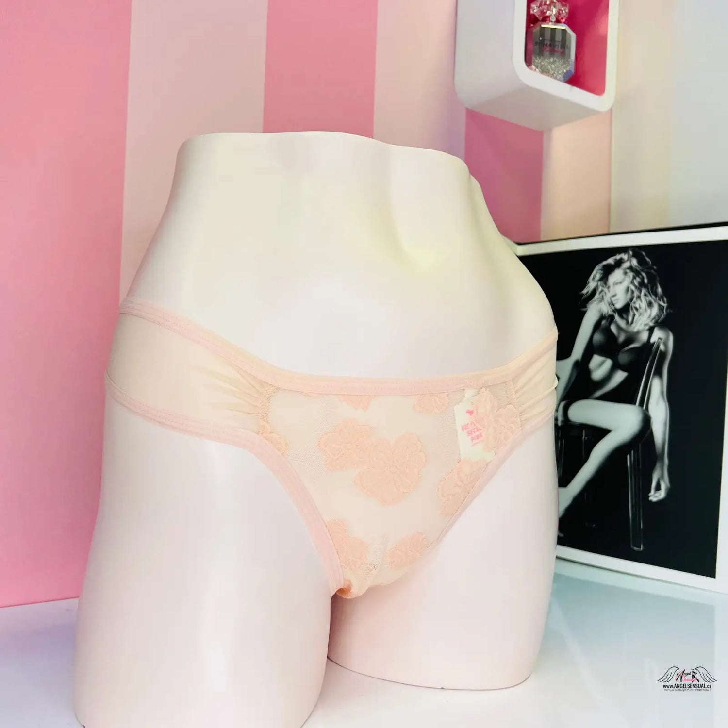 Peach floral lace tanga pink s všitými květinami, síťované tanga pink