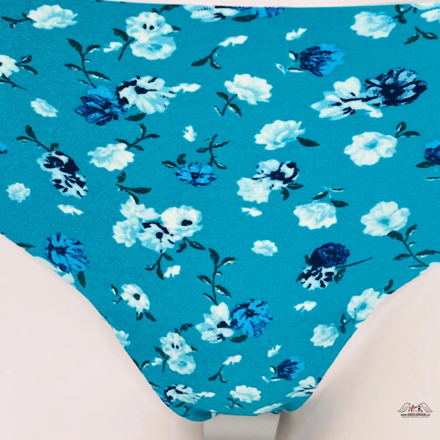 Floral-patterned turquoise underwear z agent provocateur s květovaným vzorem a zelené tanga
