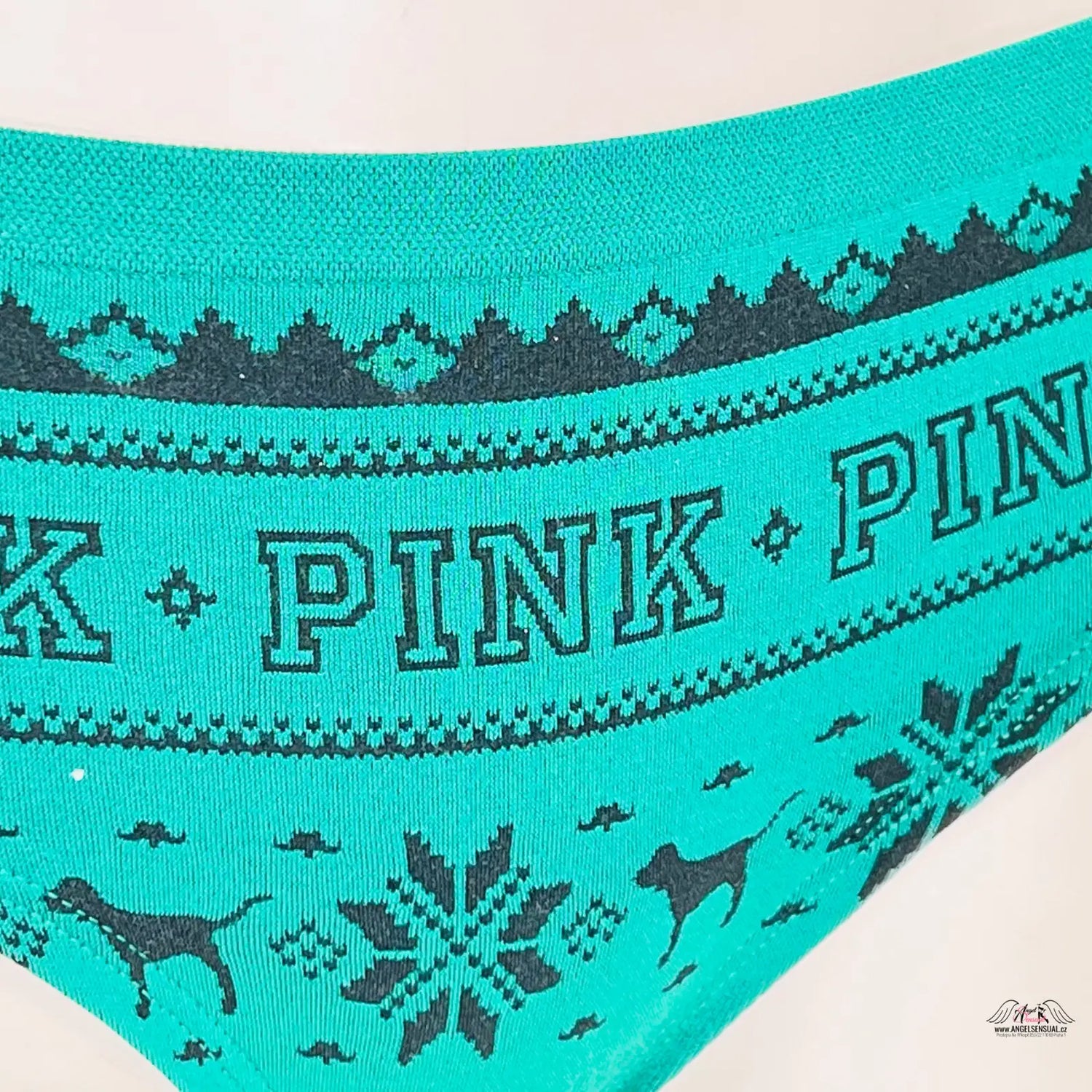 Bikini s nápisem pink pink a vánočním motivem v dvou barevných variantách