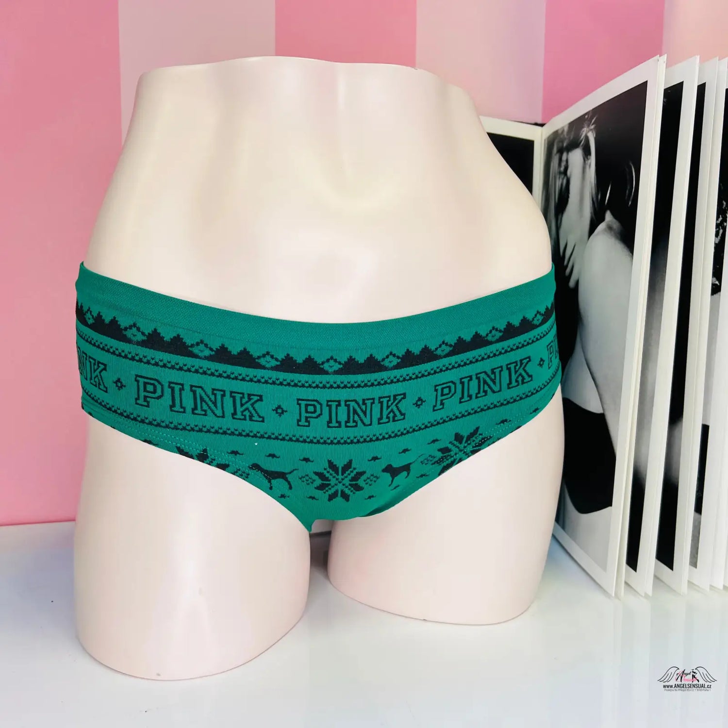 Bikini s vánočním motivem v dvou barevných variantách, zeleno-černý print