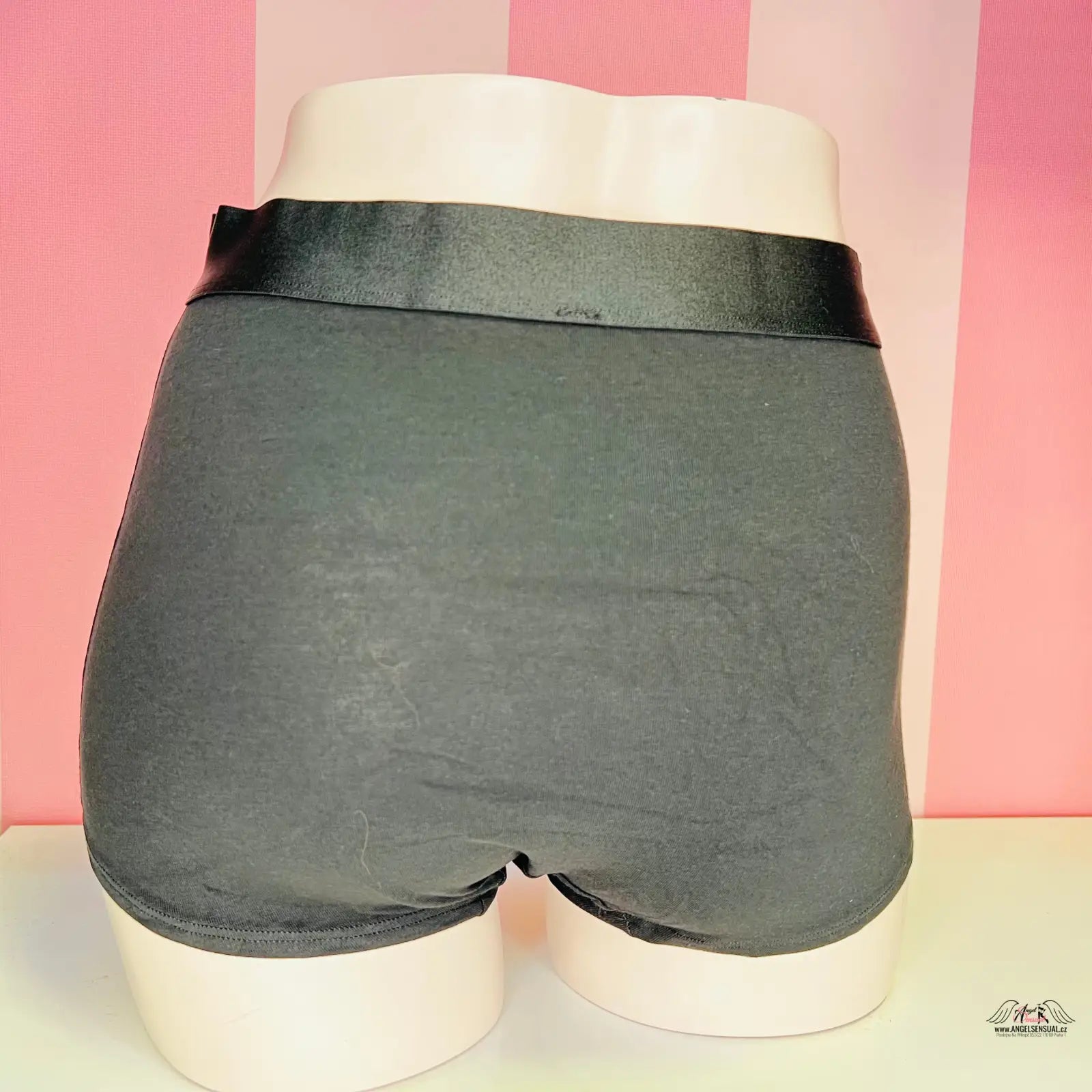 Černé dámské boxerky z kolekce Agent Provocateur pro každodenní eleganci