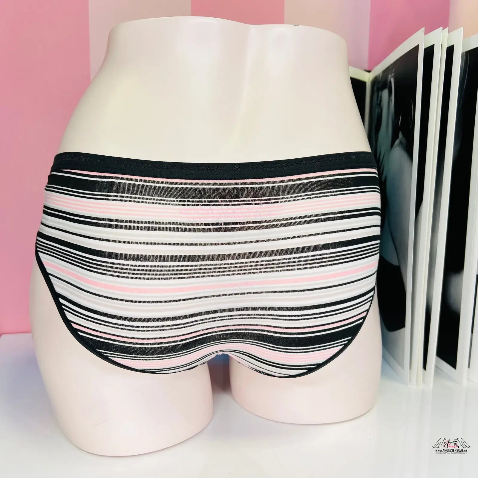 Stripované bavlněné kalhotky Victoria’s Secret na figuríně, apparel & accessories