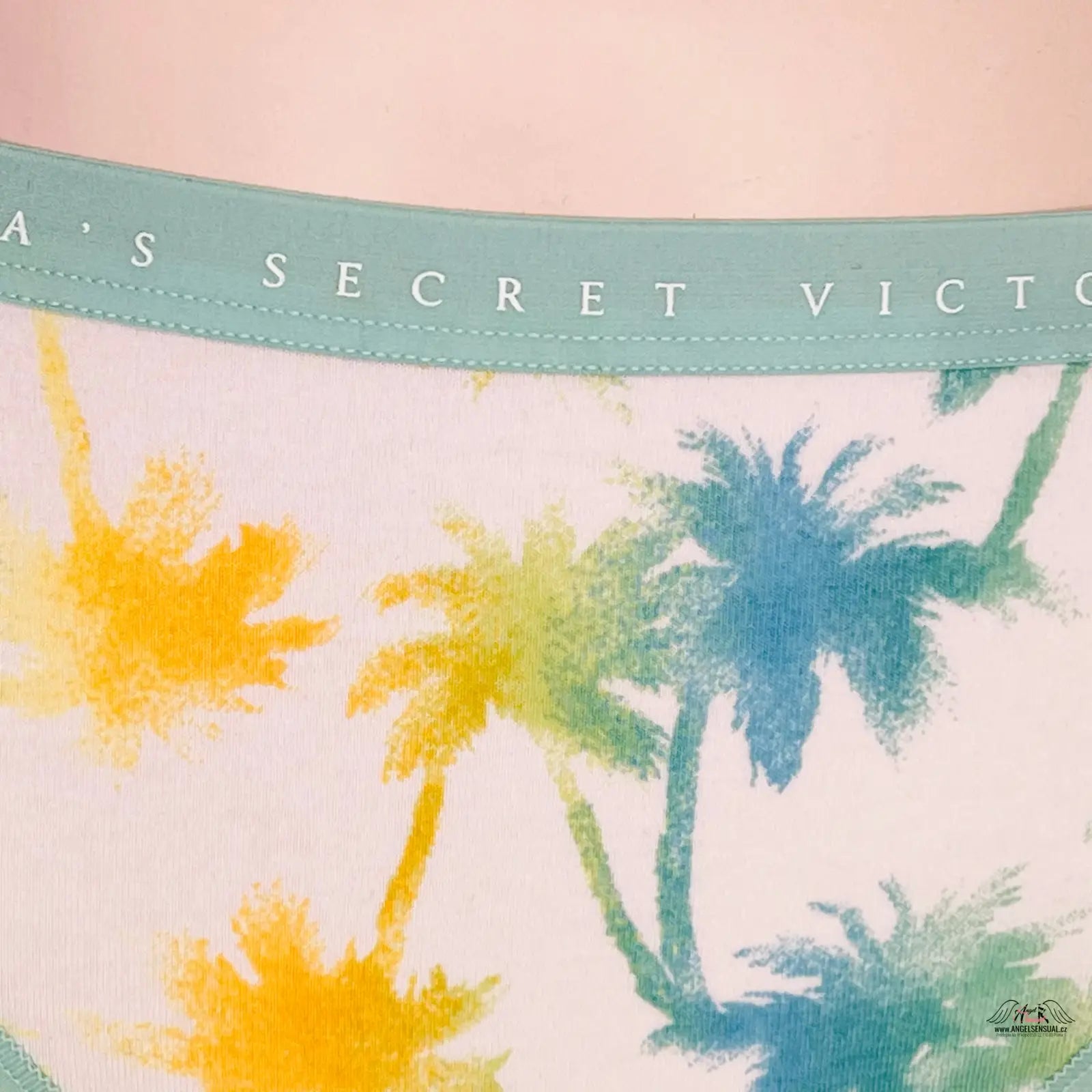 Victoria’s Secret bavlněné kalhotky s palm tree print a jemnou gumou
