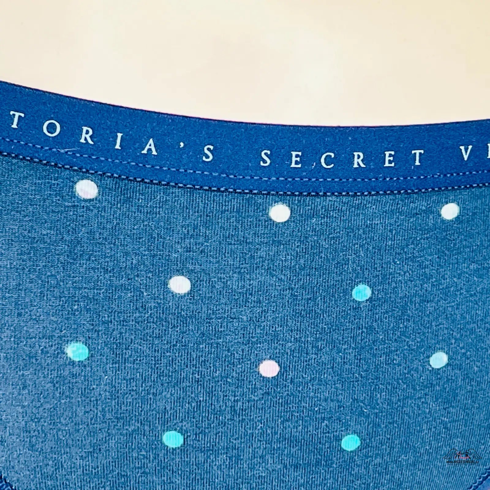 Blue polka-dot bavlněné kalhotky Victoria’s Secret s jemnou gumou, pohodlné