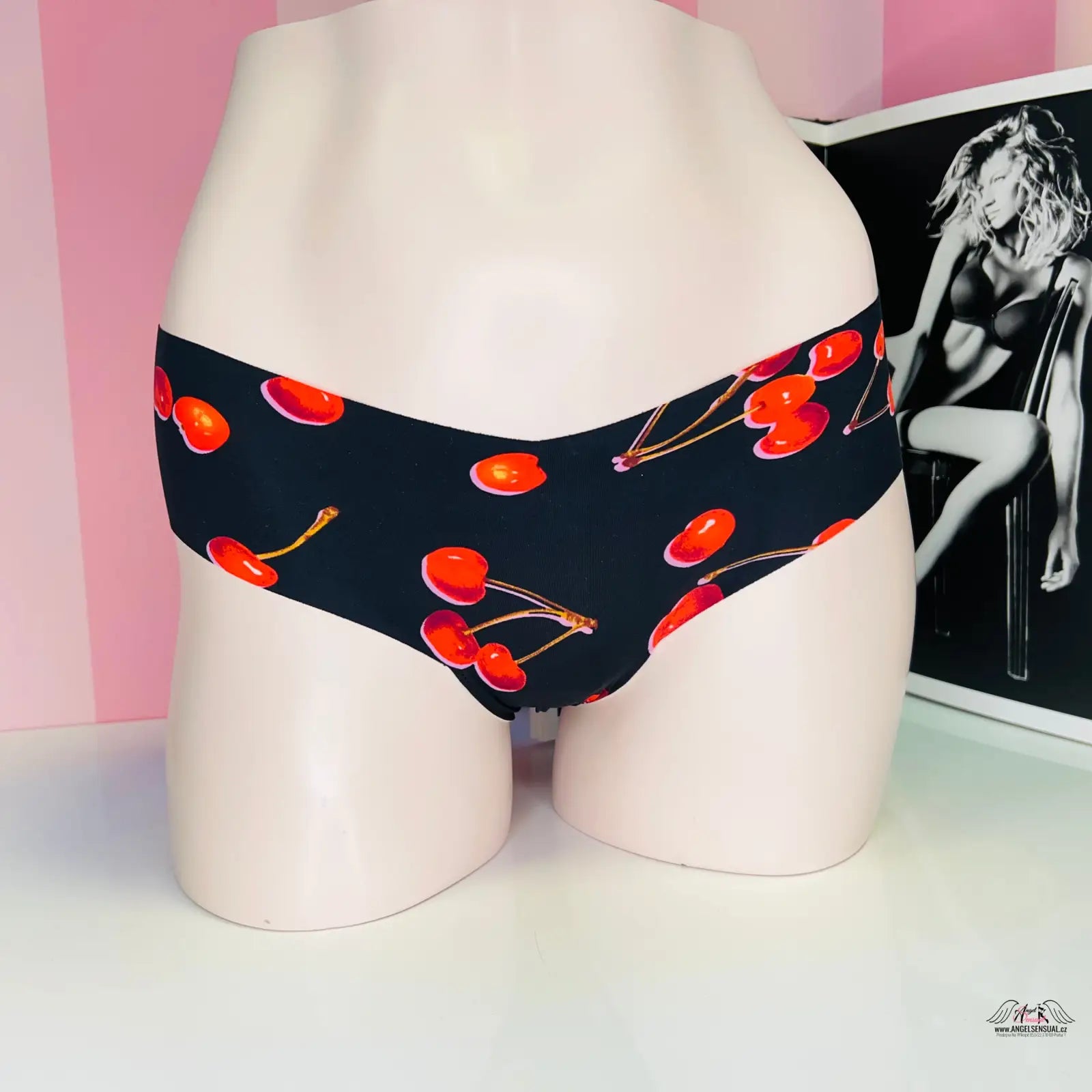 Bezešvé barevné kalhotky Victoria’s Secret s třešňovým vzorem, stylové a pohodlné