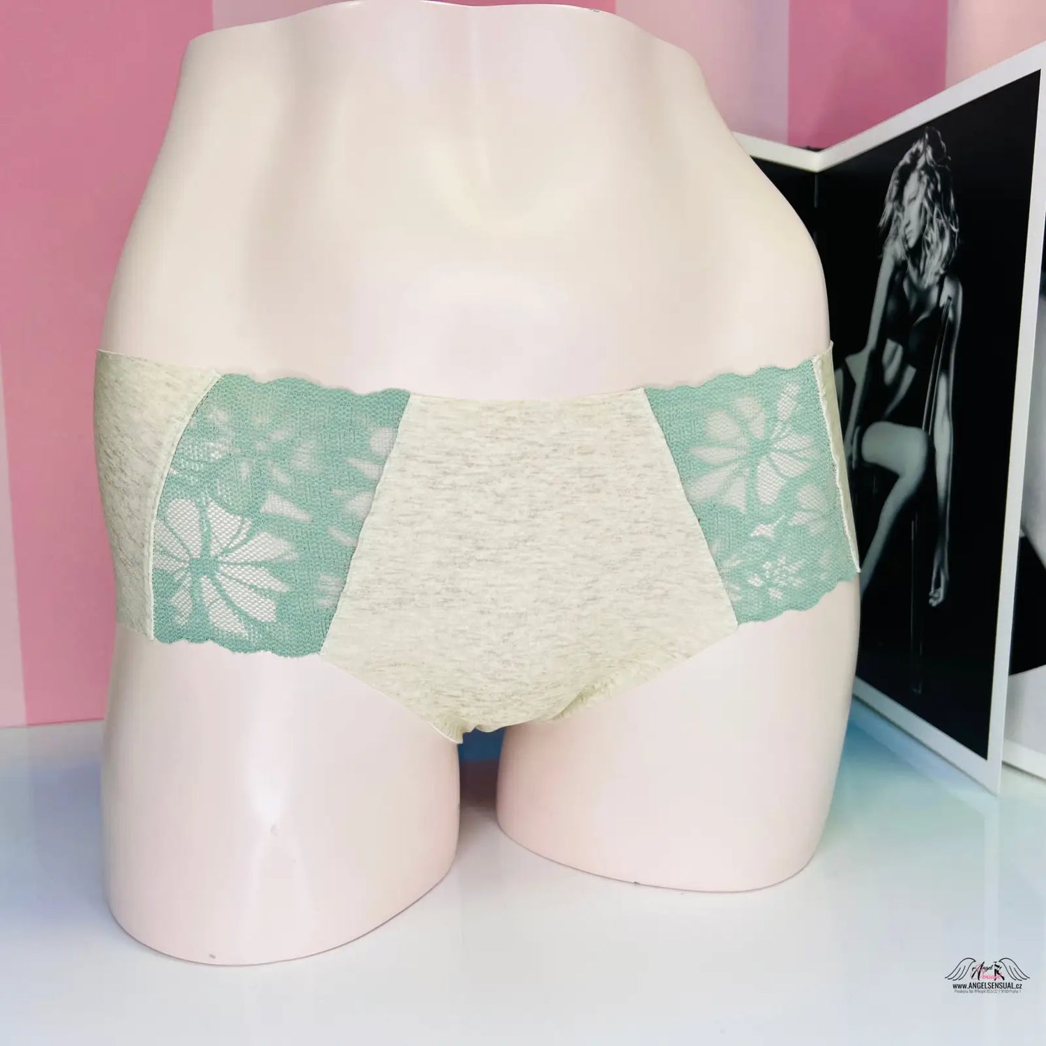 Lace-trimmed celé bezešvé kalhotky Victoria’s Secret Bezešvé Kalhotky s Krajkou Více Barev