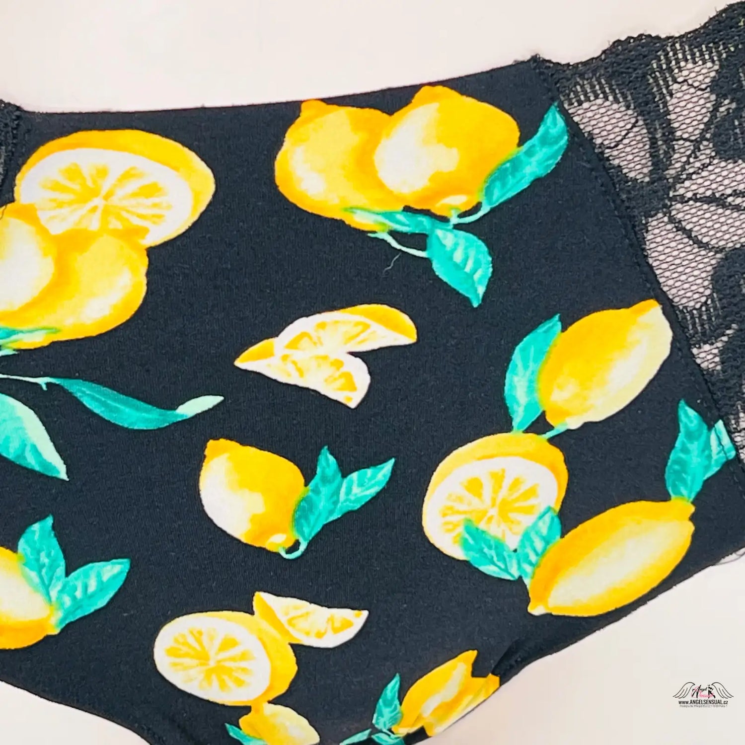 Celé bezešvé kalhotky Victoria’s Secret s černým citronovým vzorem a krajkou