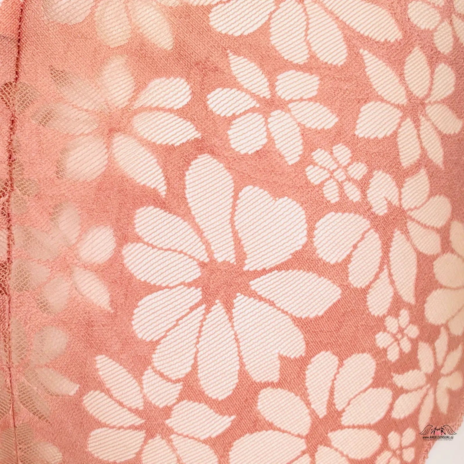Floral vzor na bezešvých kalhotkách Victoria’s Secret pro speciální příležitosti