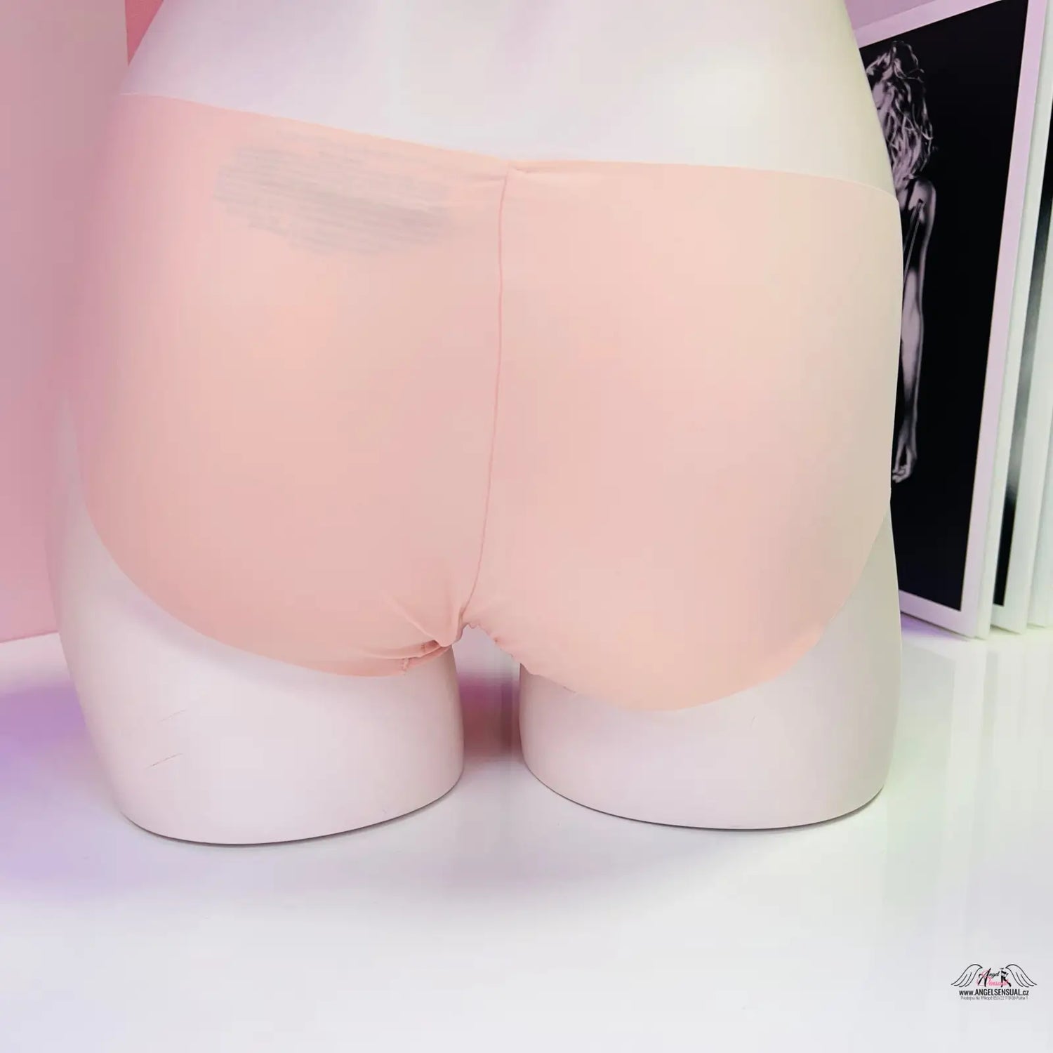 Bezešvé kalhotky Victoria’s Secret s růžovým a bílým designem, lingerie