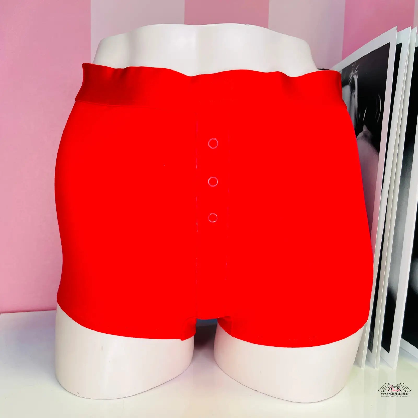 Příjemné bavlněné boxerky Victoria’s Secret s červeným tlačítkem
