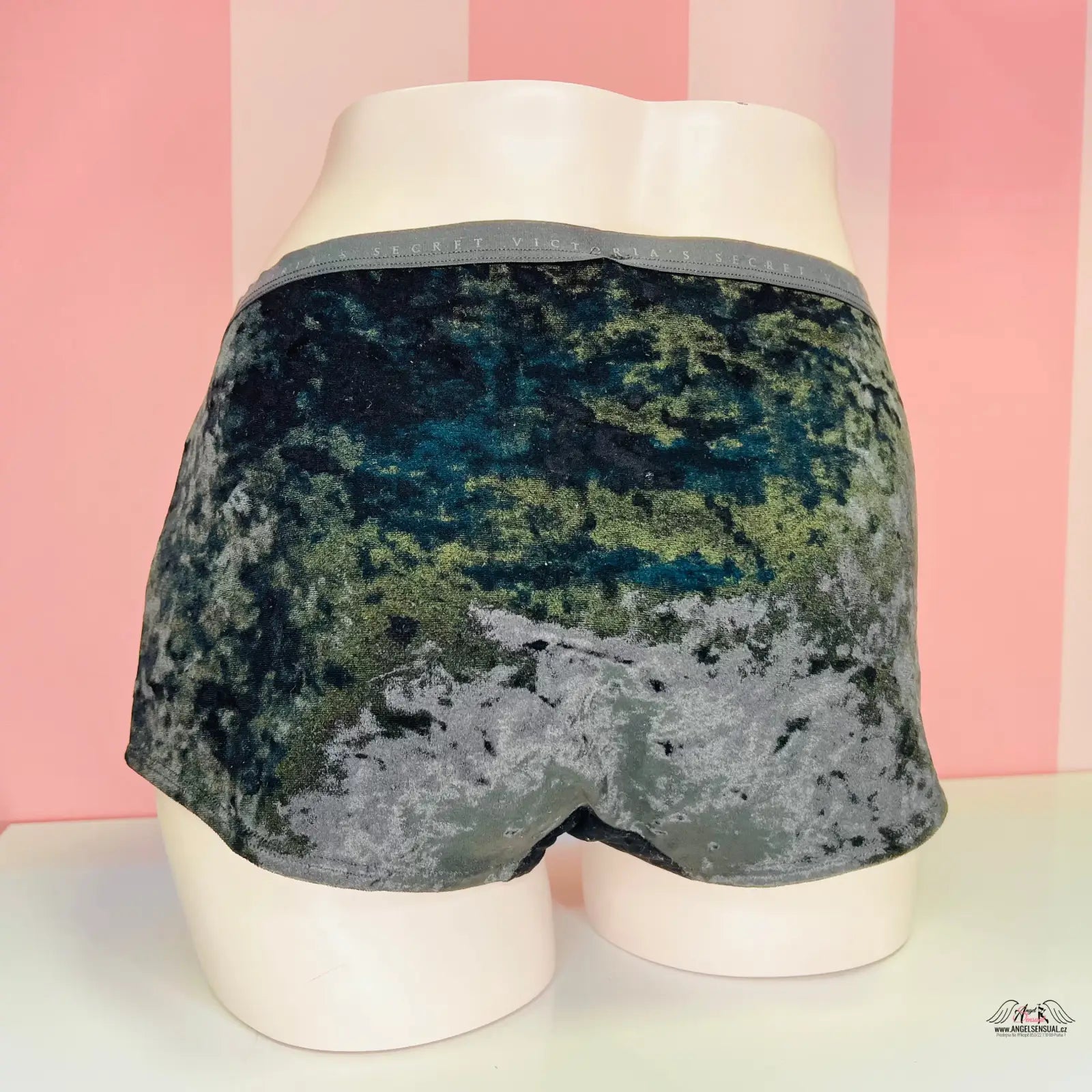 Velice elastické semišové boxerky Victoria’s Secret s gradientem modro-zeleno-šedých barev