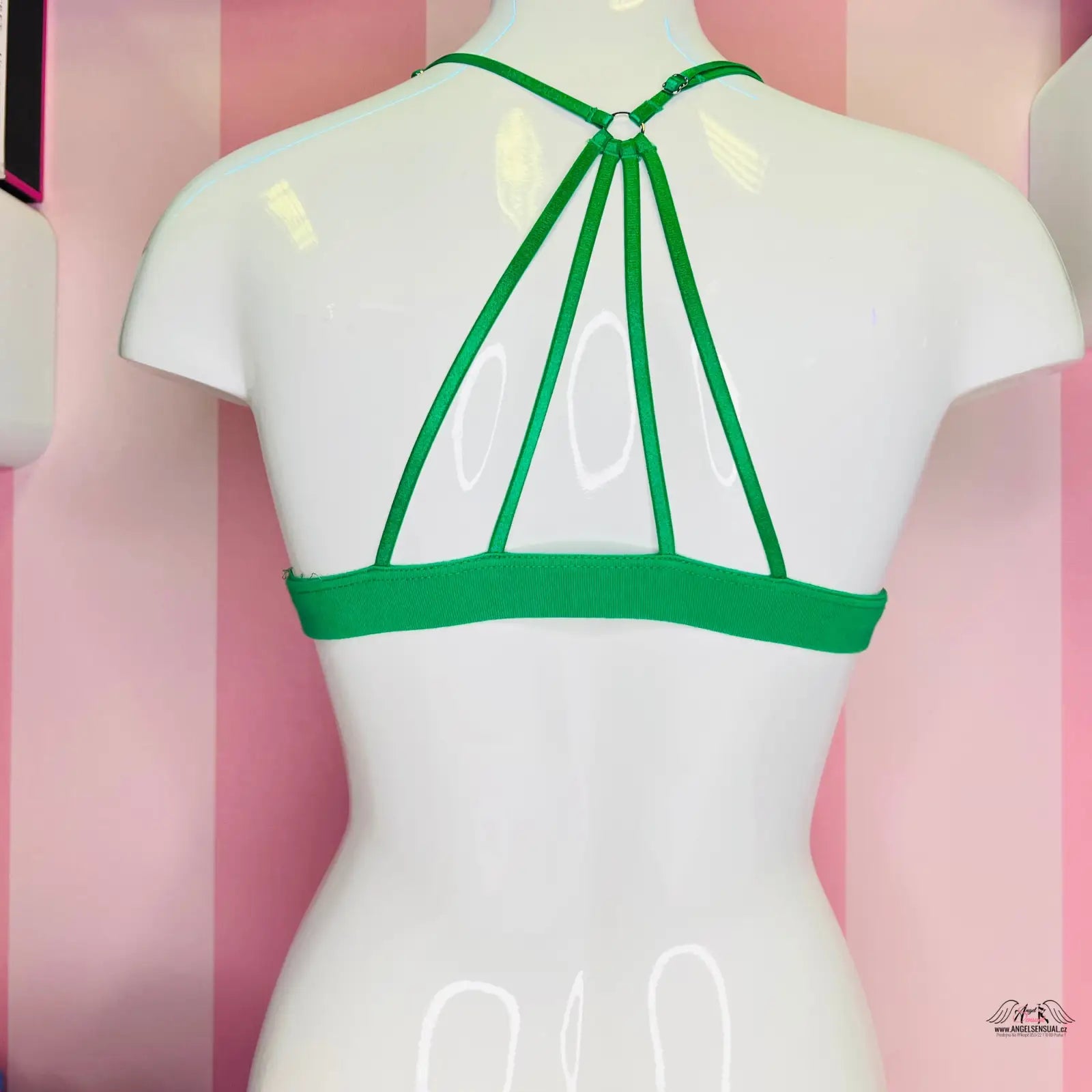 Zelená bavlněná braletka s vyšívanými čtyřlístky na přední straně