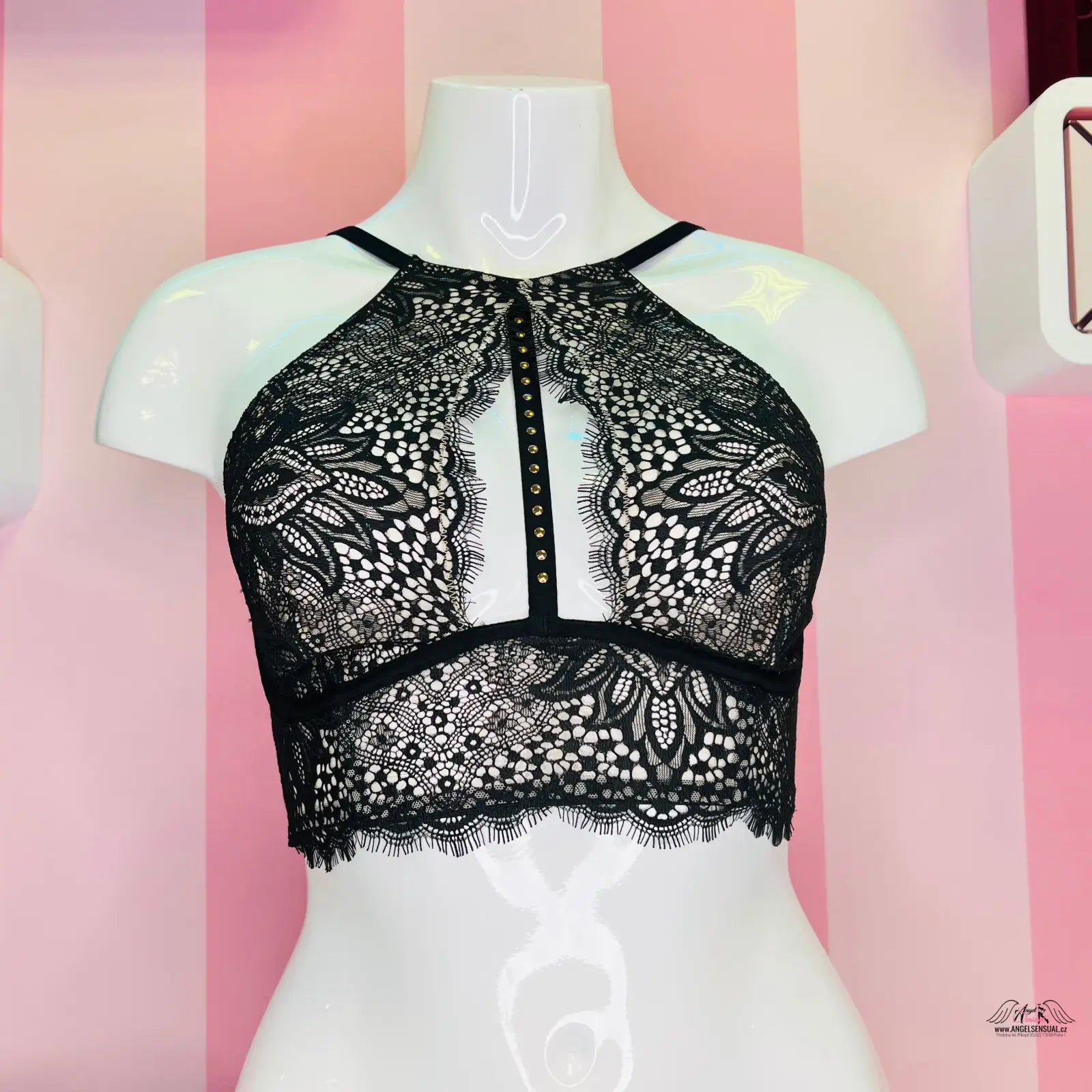 Black lace celokrajková braletka with nastavitelnými ramínky from Victoria’s Secret Apparel & Accessories