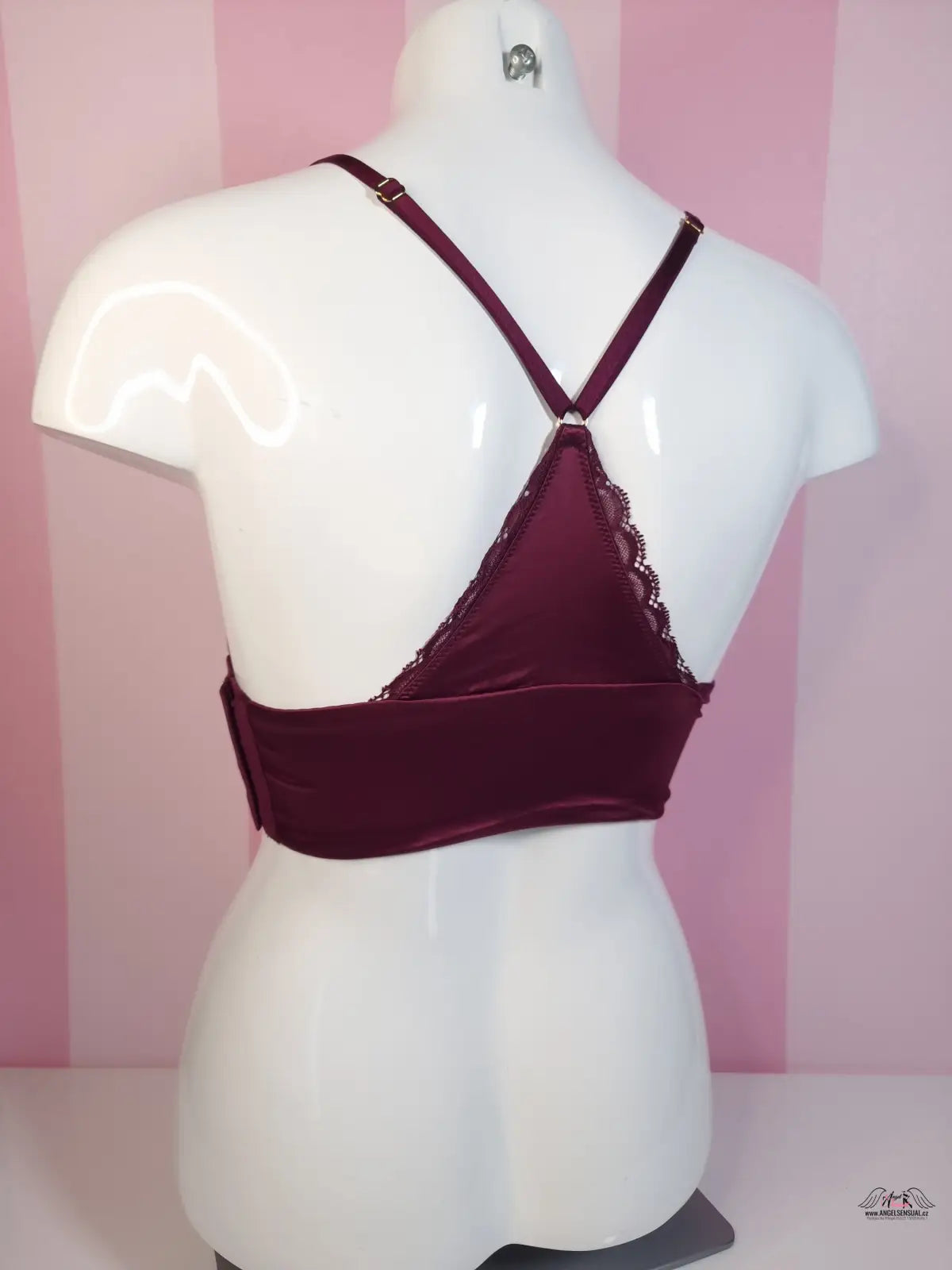 Victoria’s Secret saténová braletka s krajkovým lemem, elegantní dámské oblečení a doplňky