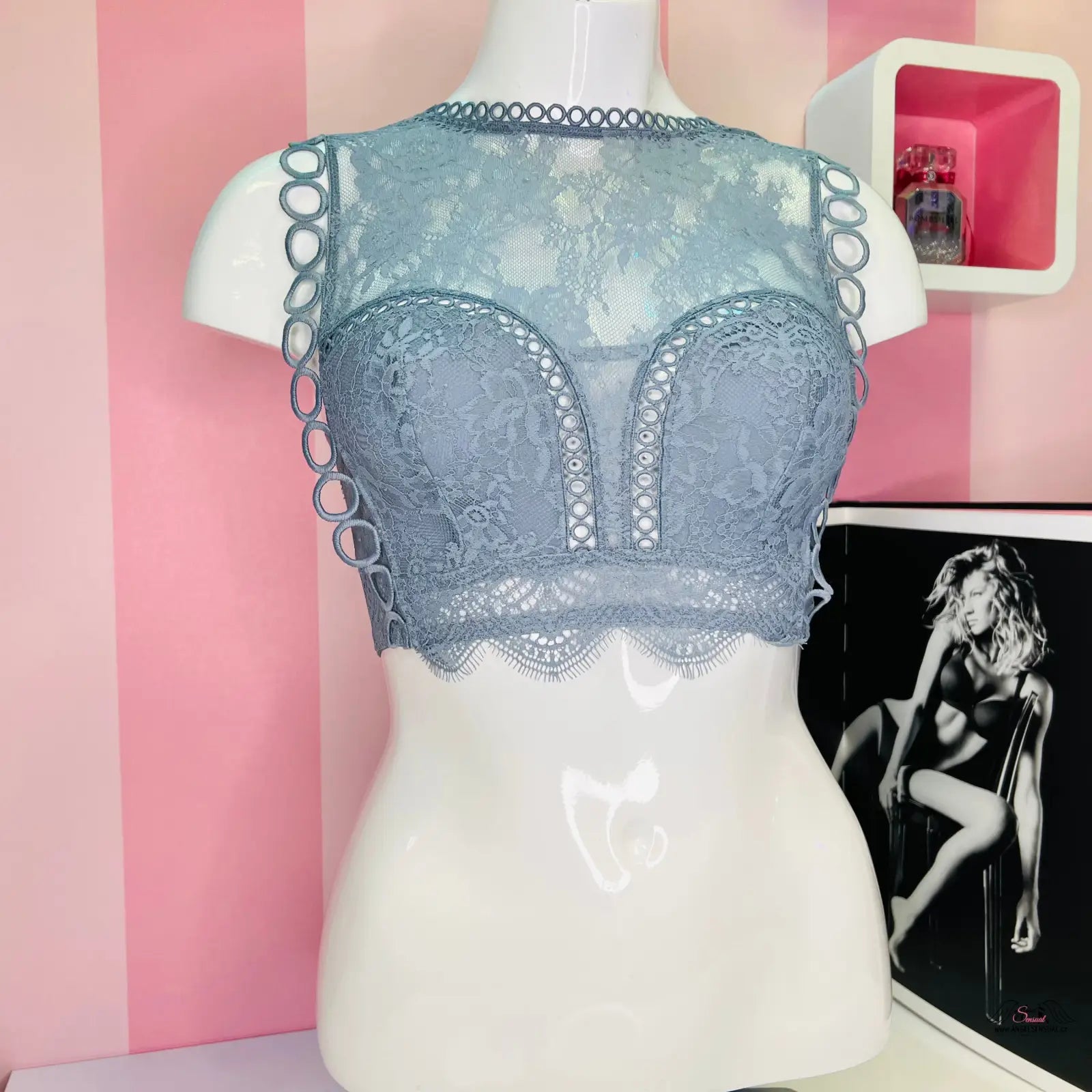 Blue lace braletka Dream Angels s ozdobným předním výšiváním od Victoria’s Secret