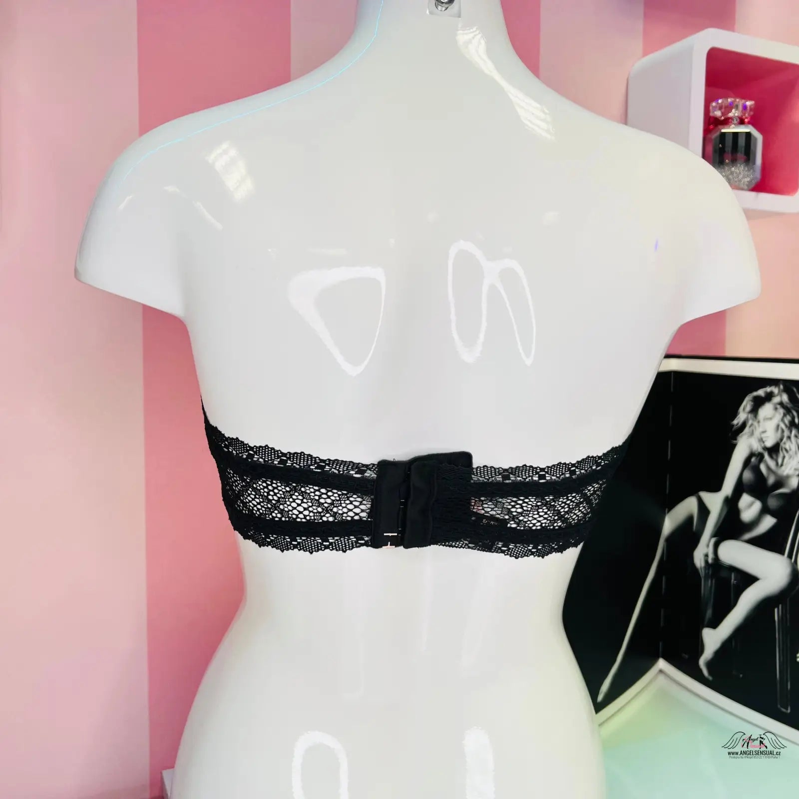 Manek s krajkovou braletkou ve stylu agent provocateur od Victoria’s Secret