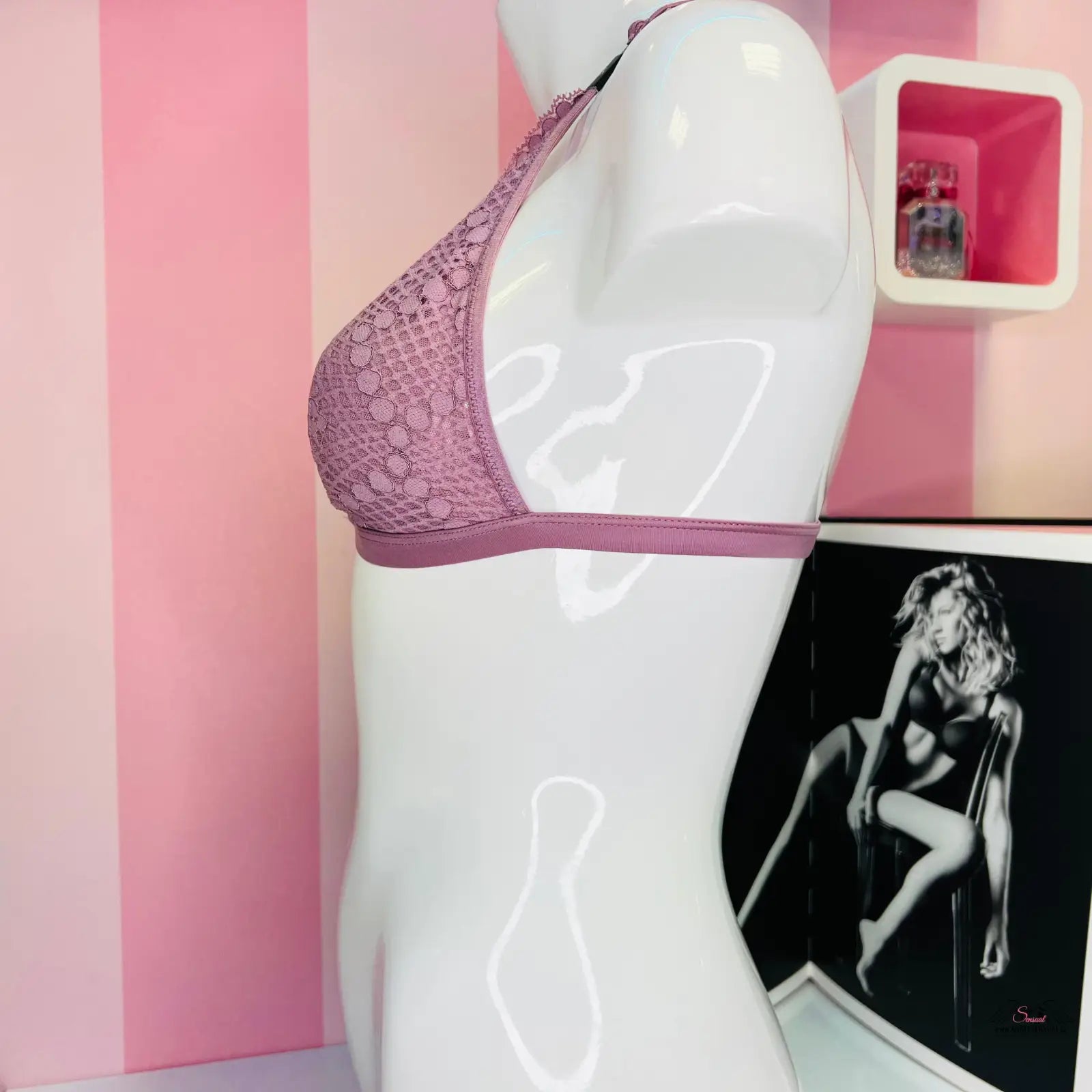 Mauve lace bralette Victoria’s Secret celokrajková braletka zapínáním vpředu in apparel & accessories