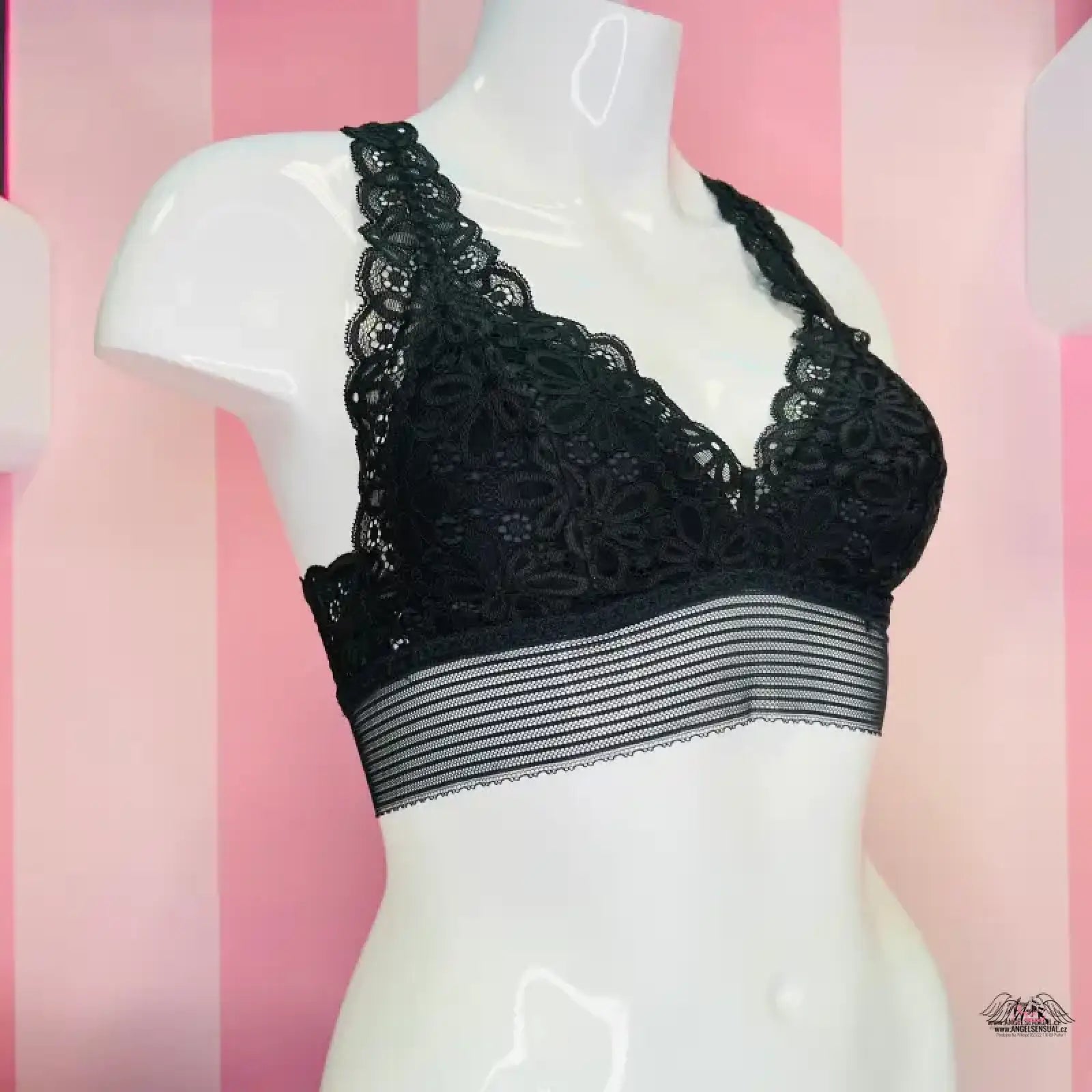 Black lace braletka Victoria’s Secret s květinovým vzorem for elegant lingerie style