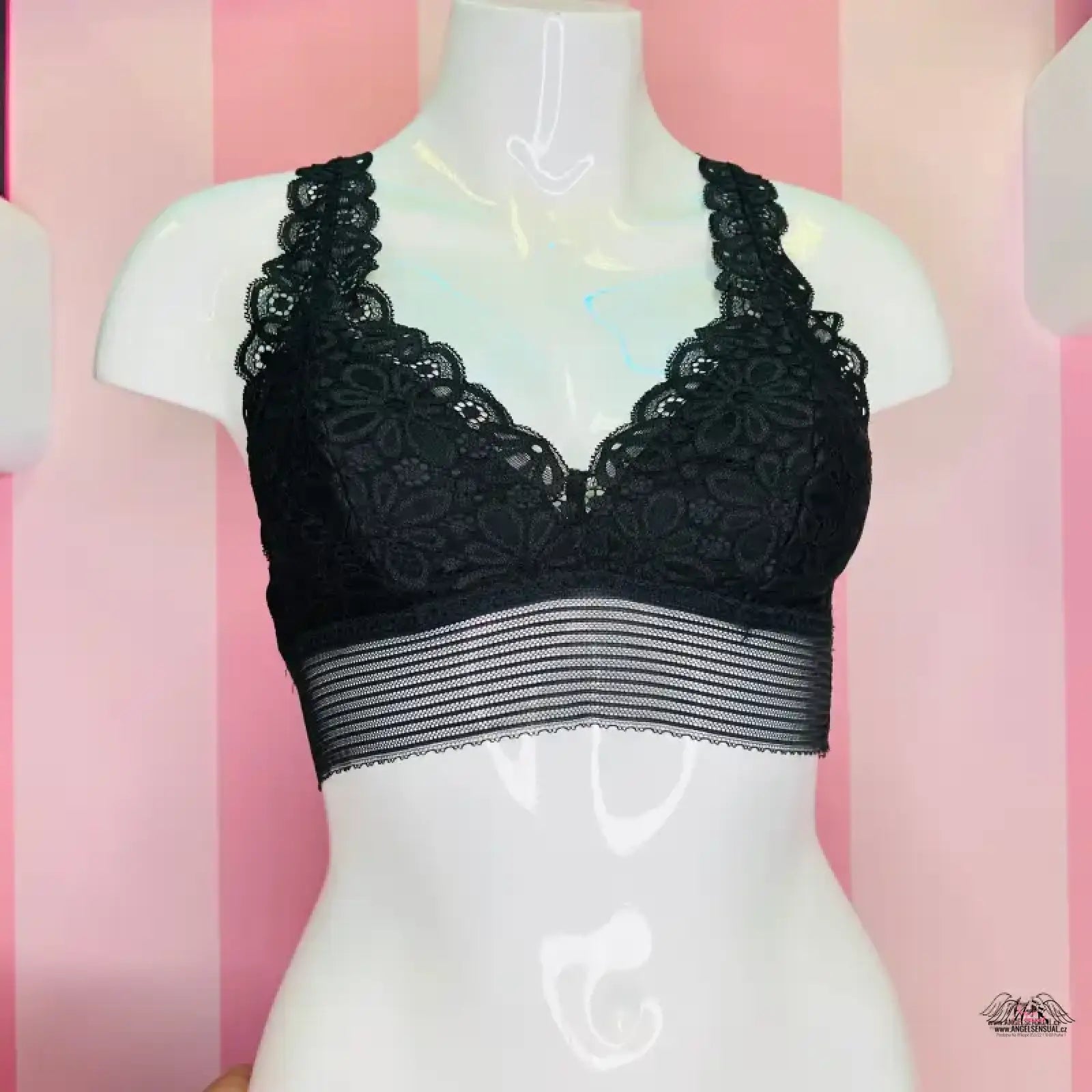 Black lace braletka Victoria’s Secret s květinovým vzorem a elegantním designem