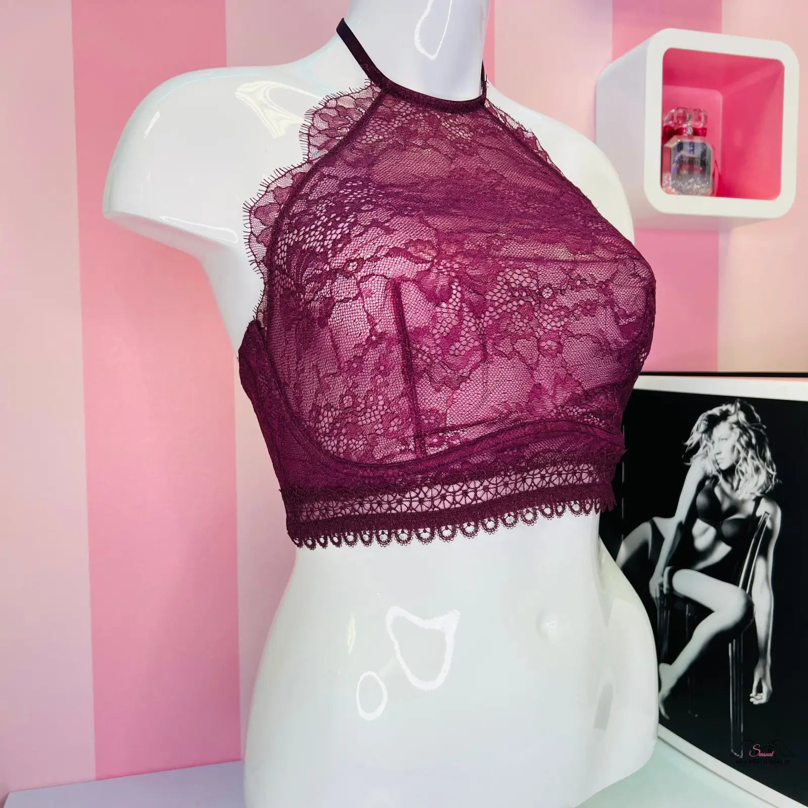 Elegantní krajková braletka Burgundy lace halter bralette v kolekci Victoria’s Secret