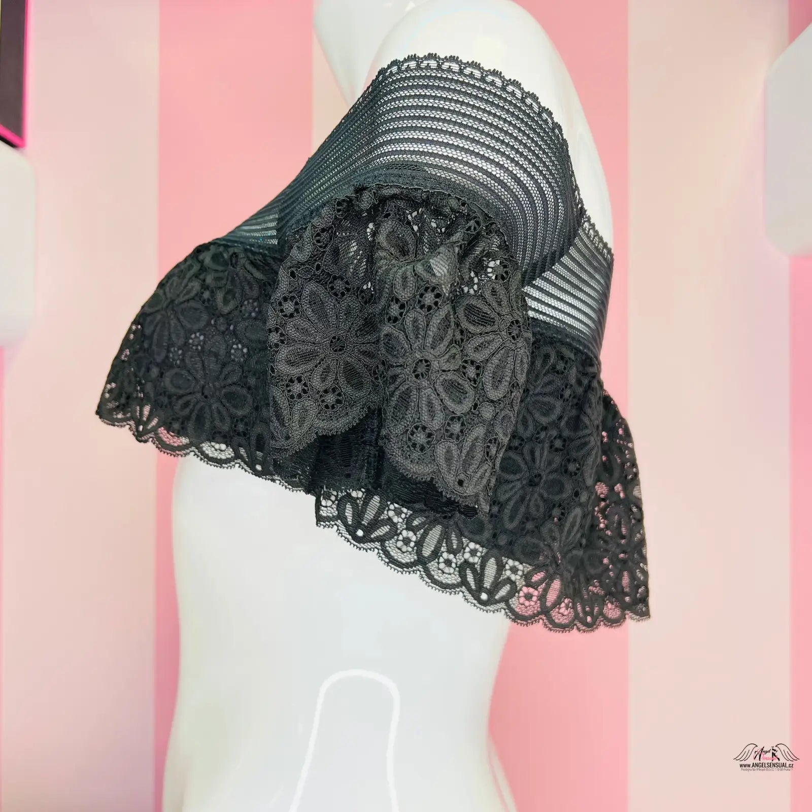 Elegantní celokrajková braletka Victoria’s Secret s pružnými krajkami a mašlí na zvláštní příležitosti