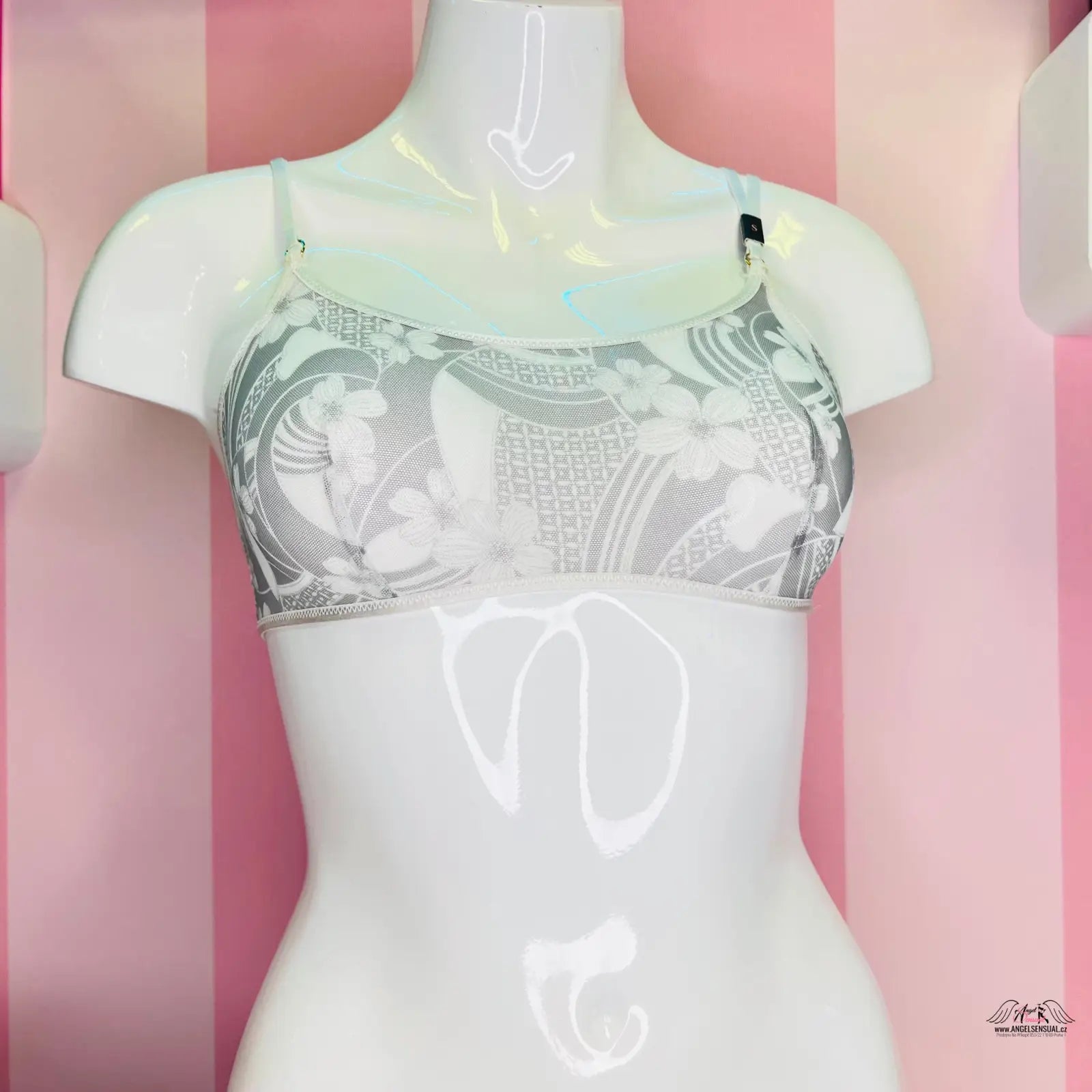 Floral-patterned lehká průsvitná braletka na mannequin od Victoria’s Secret