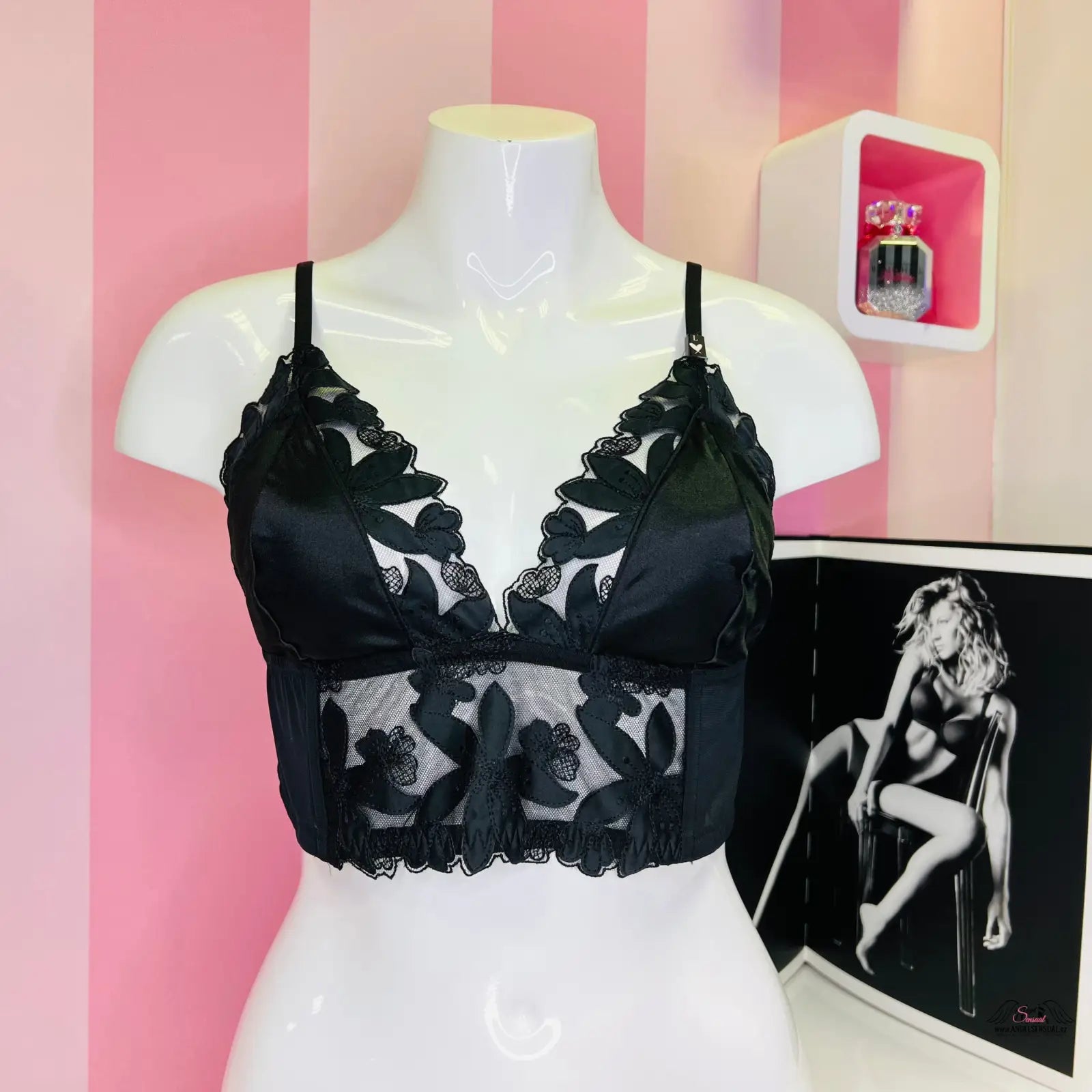 Luxusní nevyztužená krajková braletka Victoria’s Secret s květinovým lemem a nastavitelnými ramínky