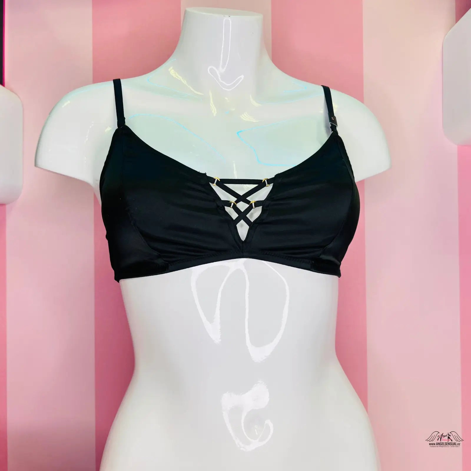 Manek s černým braletem Victoria’s Secret Braletka Lesklá s Přední Aplikací, ideální pro apparel & accessories