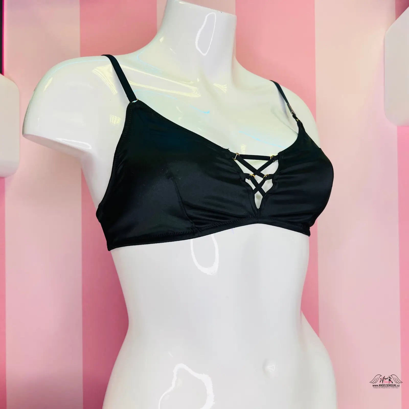 Obrázek černé lace up bralette Victoria’s Secret Braletka s přední aplikací v černé barvě